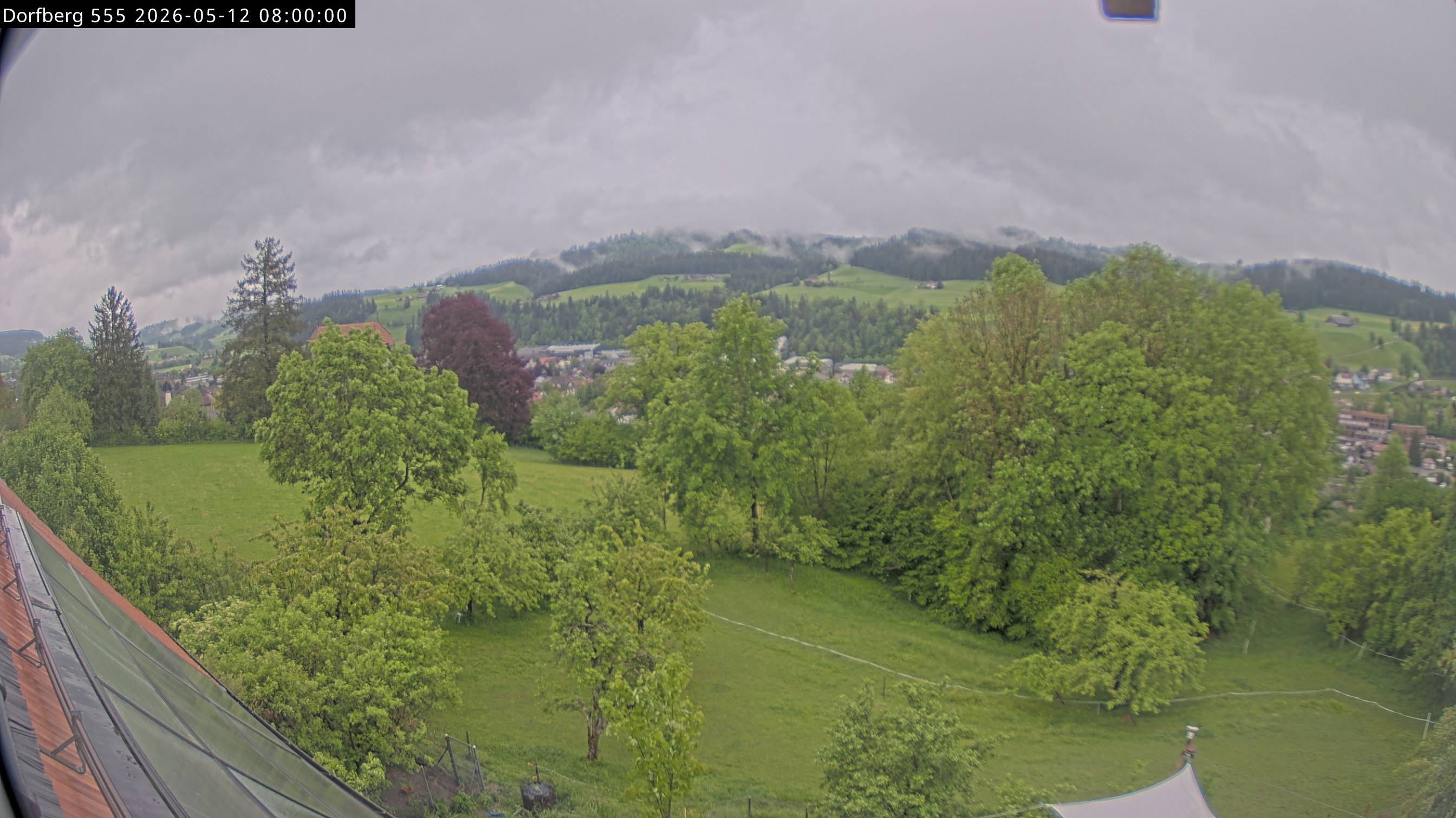 Webcam-Bild: Aussicht vom Dorfberg in Langnau 20260512-080000