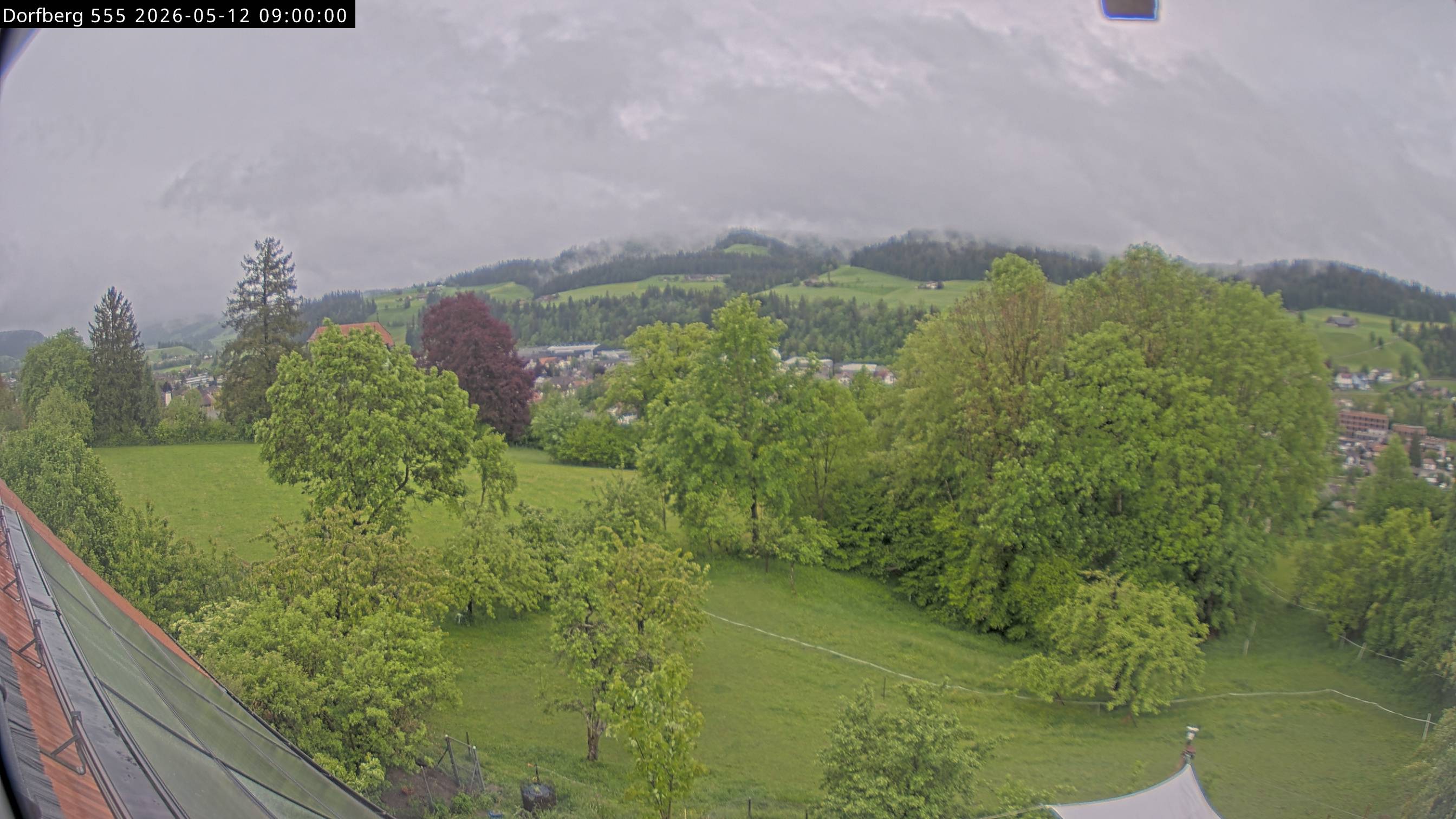 Webcam-Bild: Aussicht vom Dorfberg in Langnau 20260512-090000
