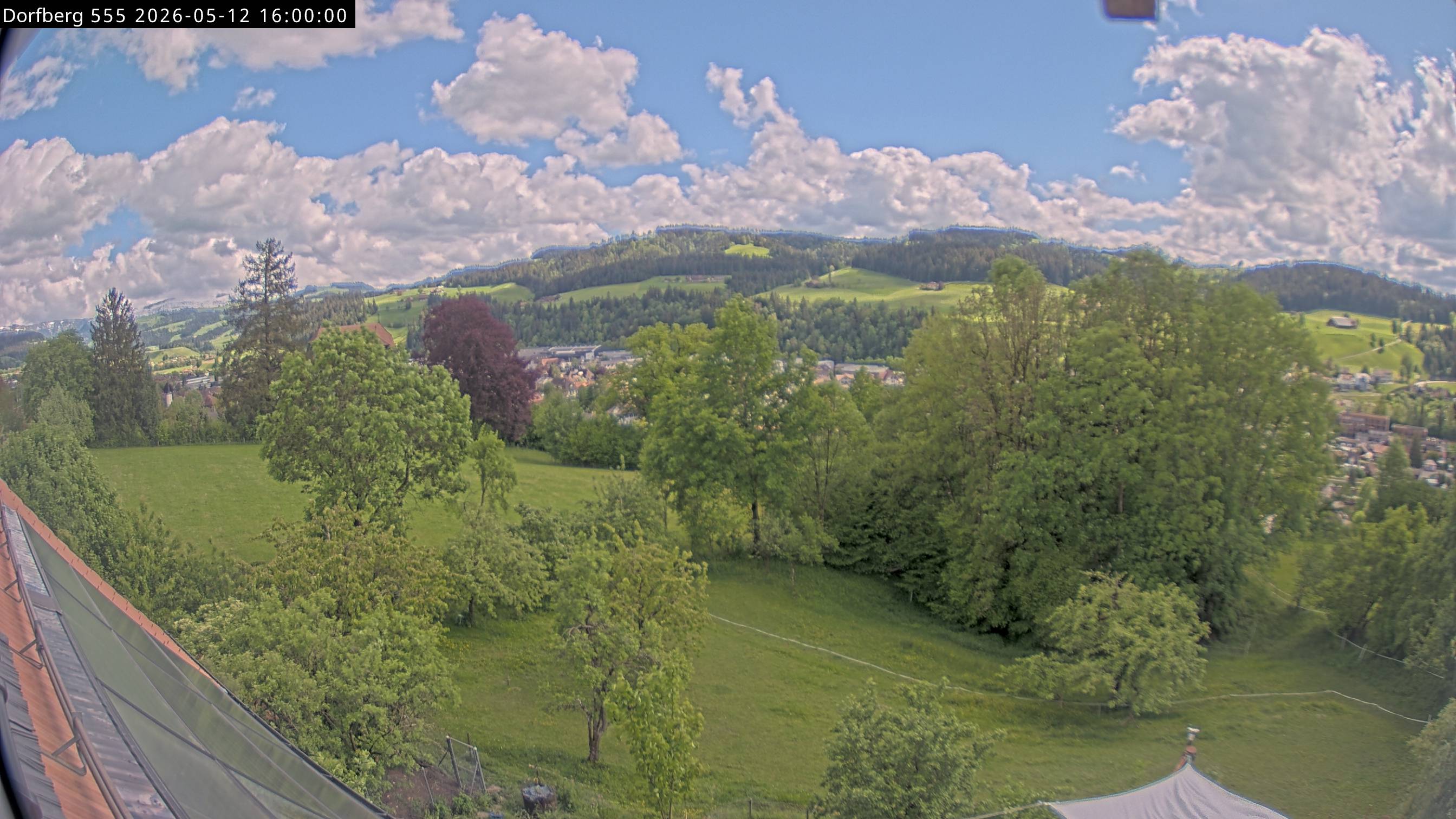 Webcam-Bild: Aussicht vom Dorfberg in Langnau 20260512-160000
