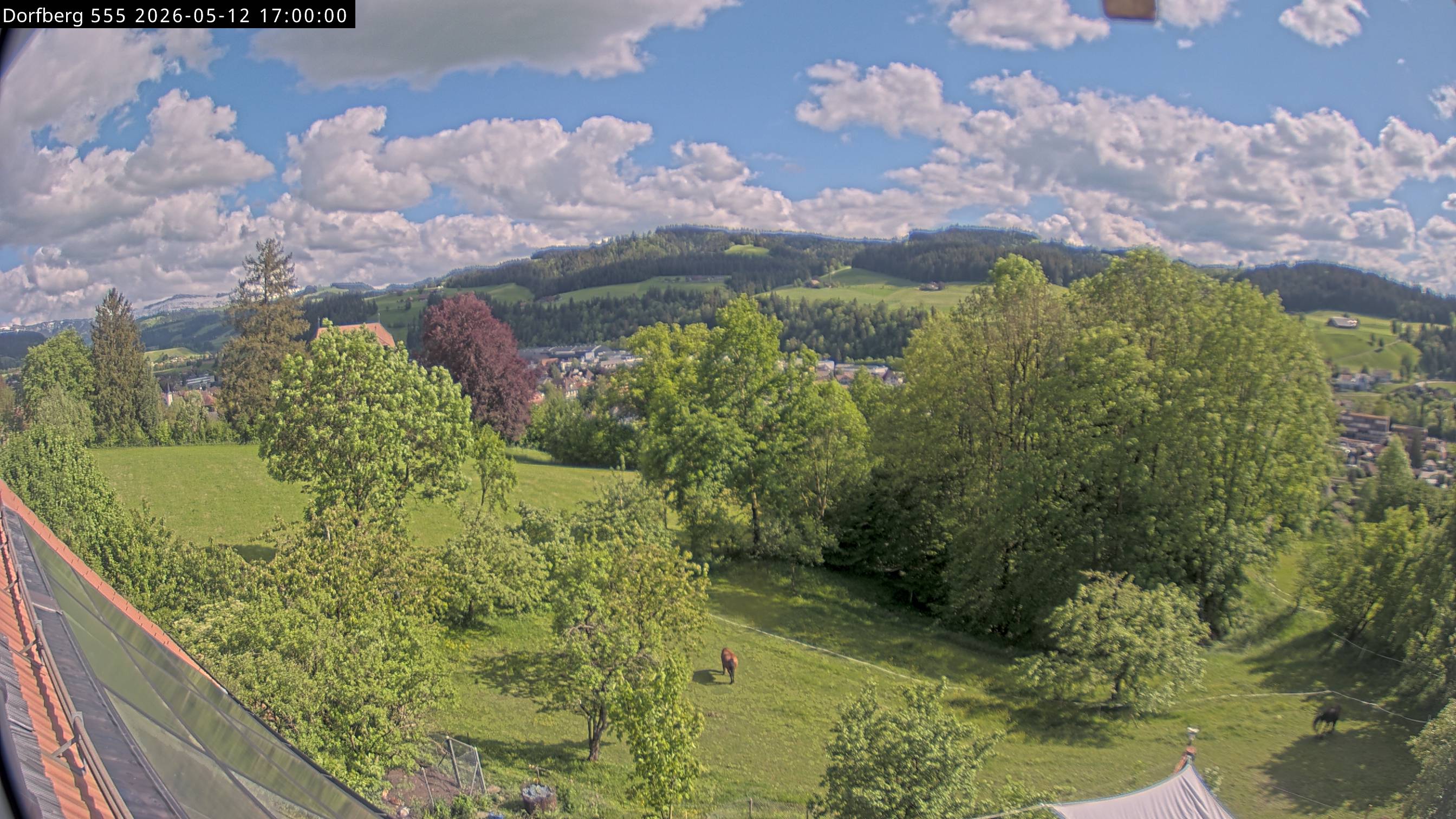 Webcam-Bild: Aussicht vom Dorfberg in Langnau 20260512-170000