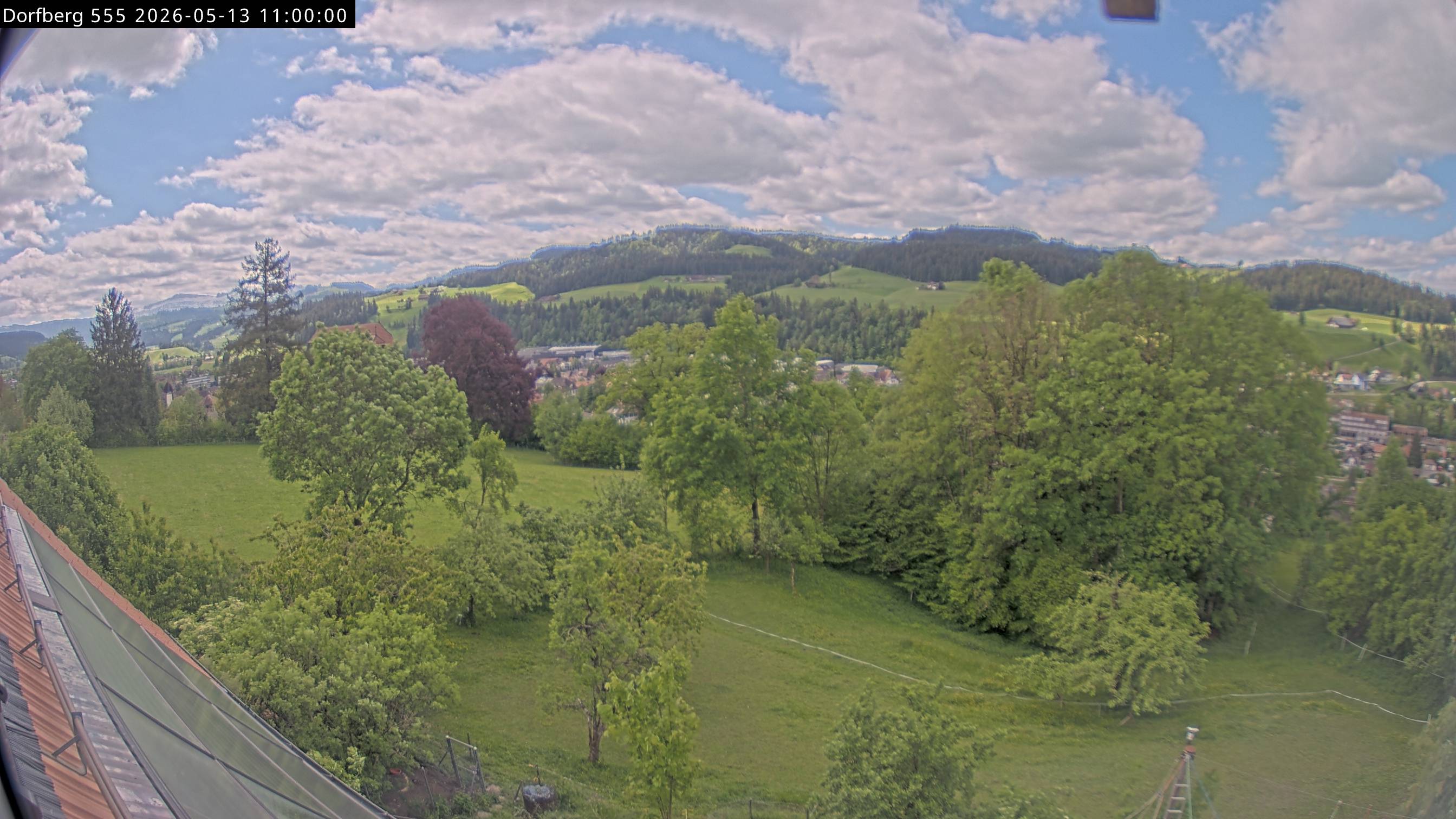 Webcam-Bild: Aussicht vom Dorfberg in Langnau 20260513-110000