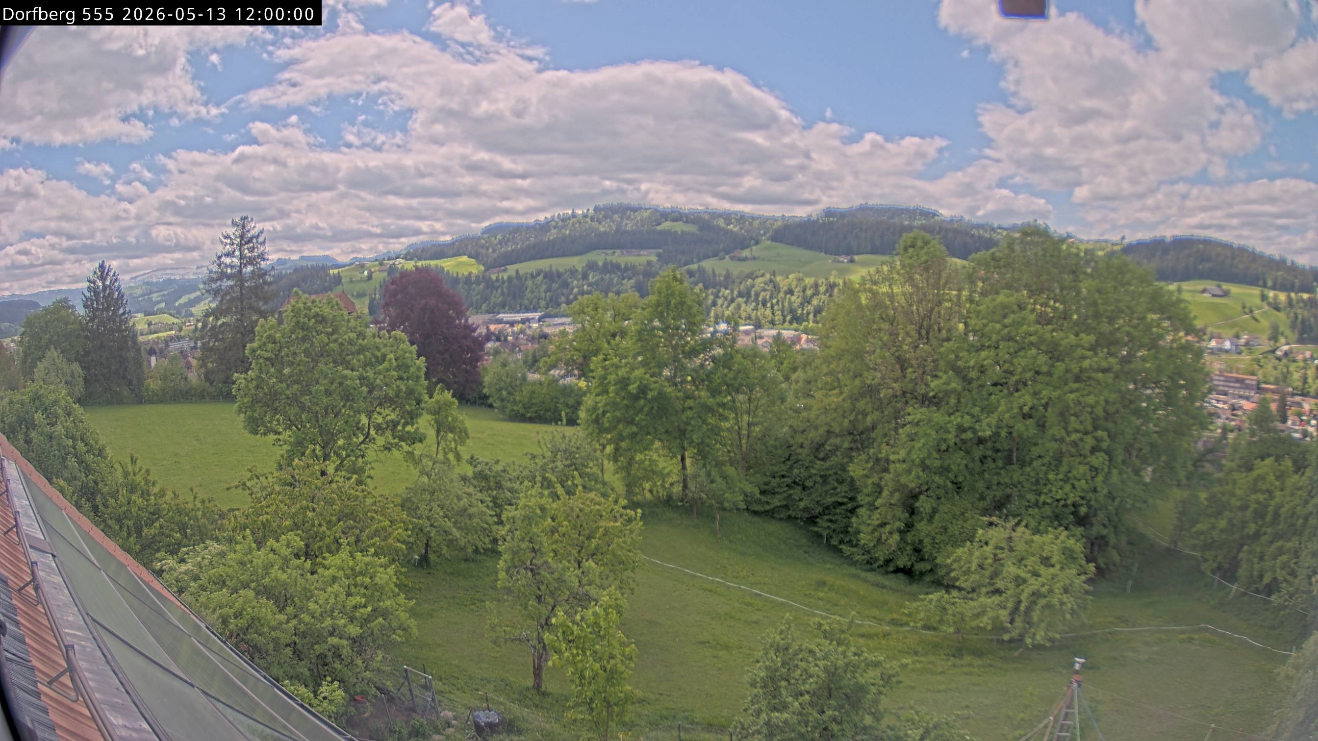 Webcam-Bild: Aussicht vom Dorfberg in Langnau 20260513-120000