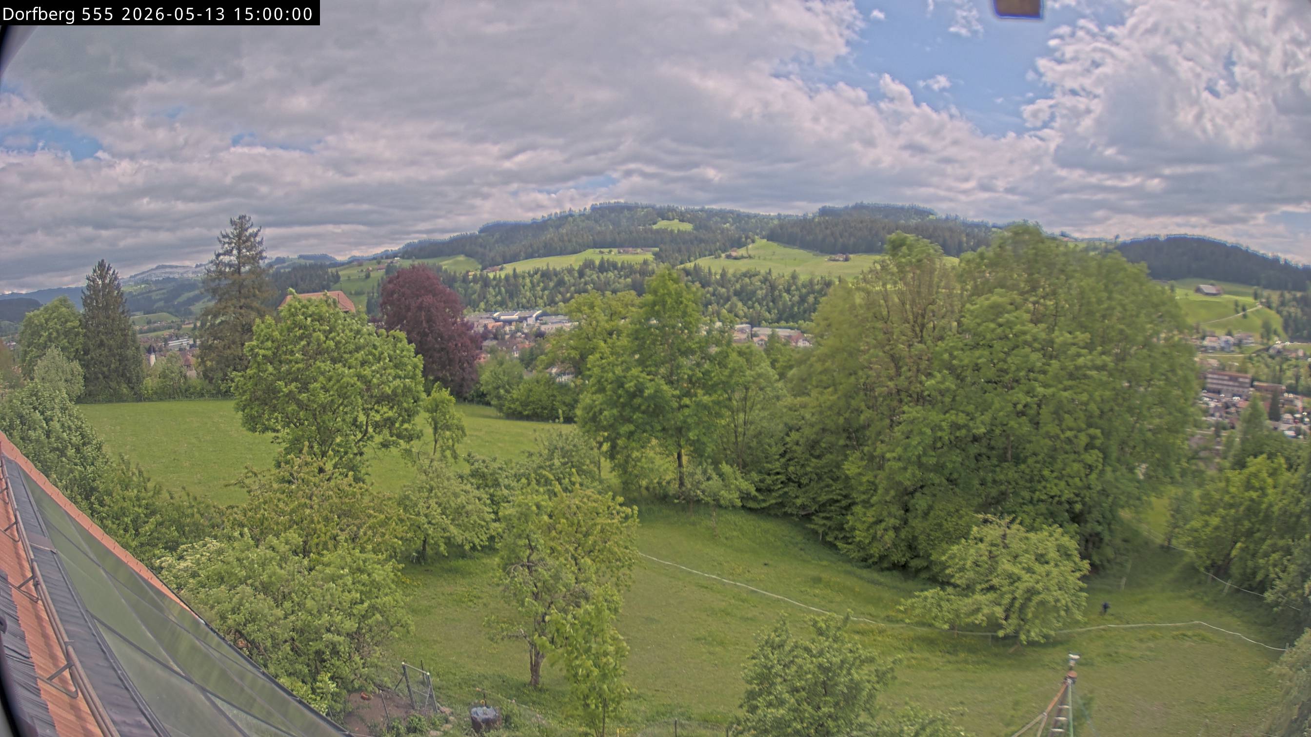 Webcam-Bild: Aussicht vom Dorfberg in Langnau 20260513-150000