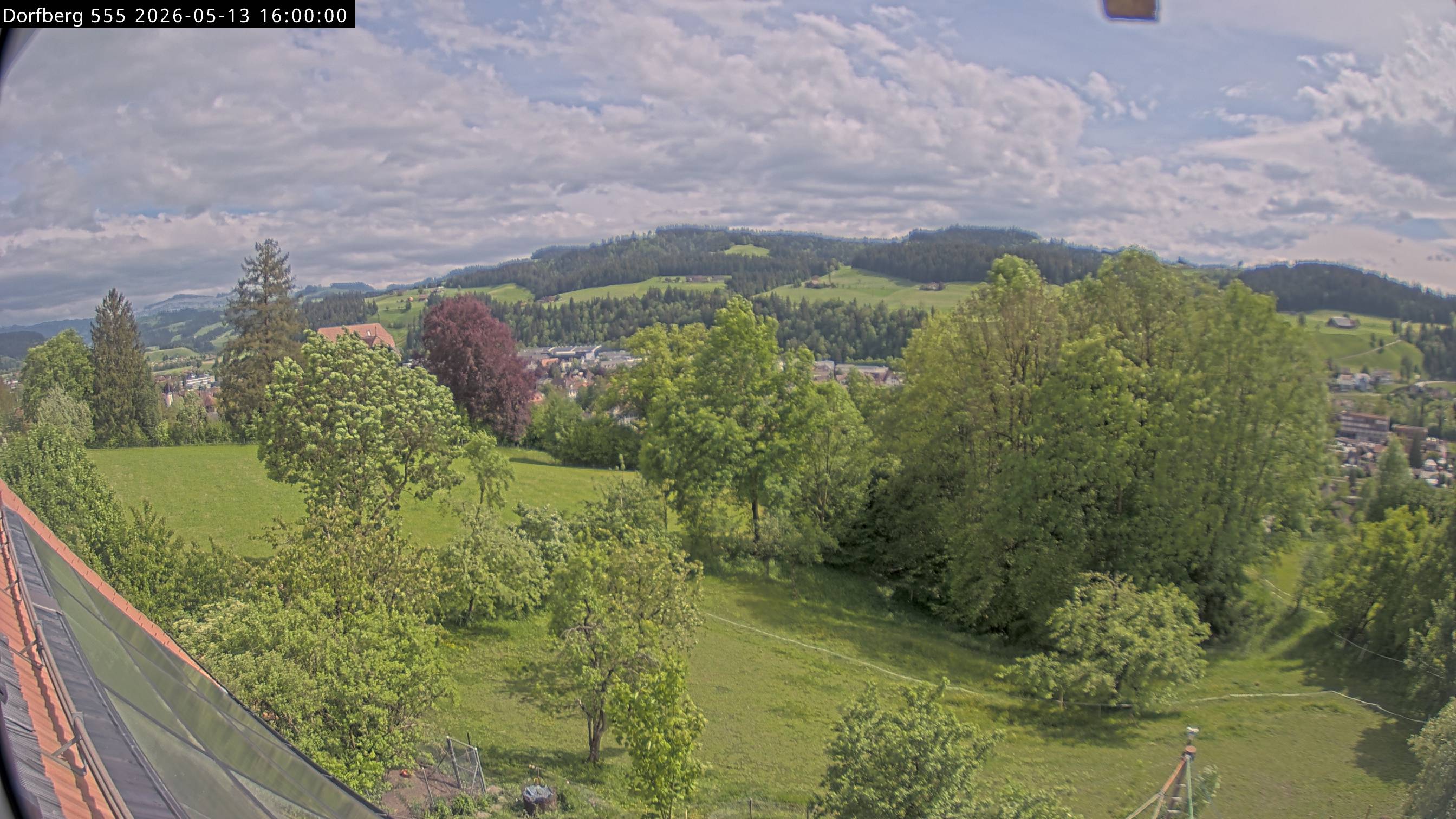Webcam-Bild: Aussicht vom Dorfberg in Langnau 20260513-160000