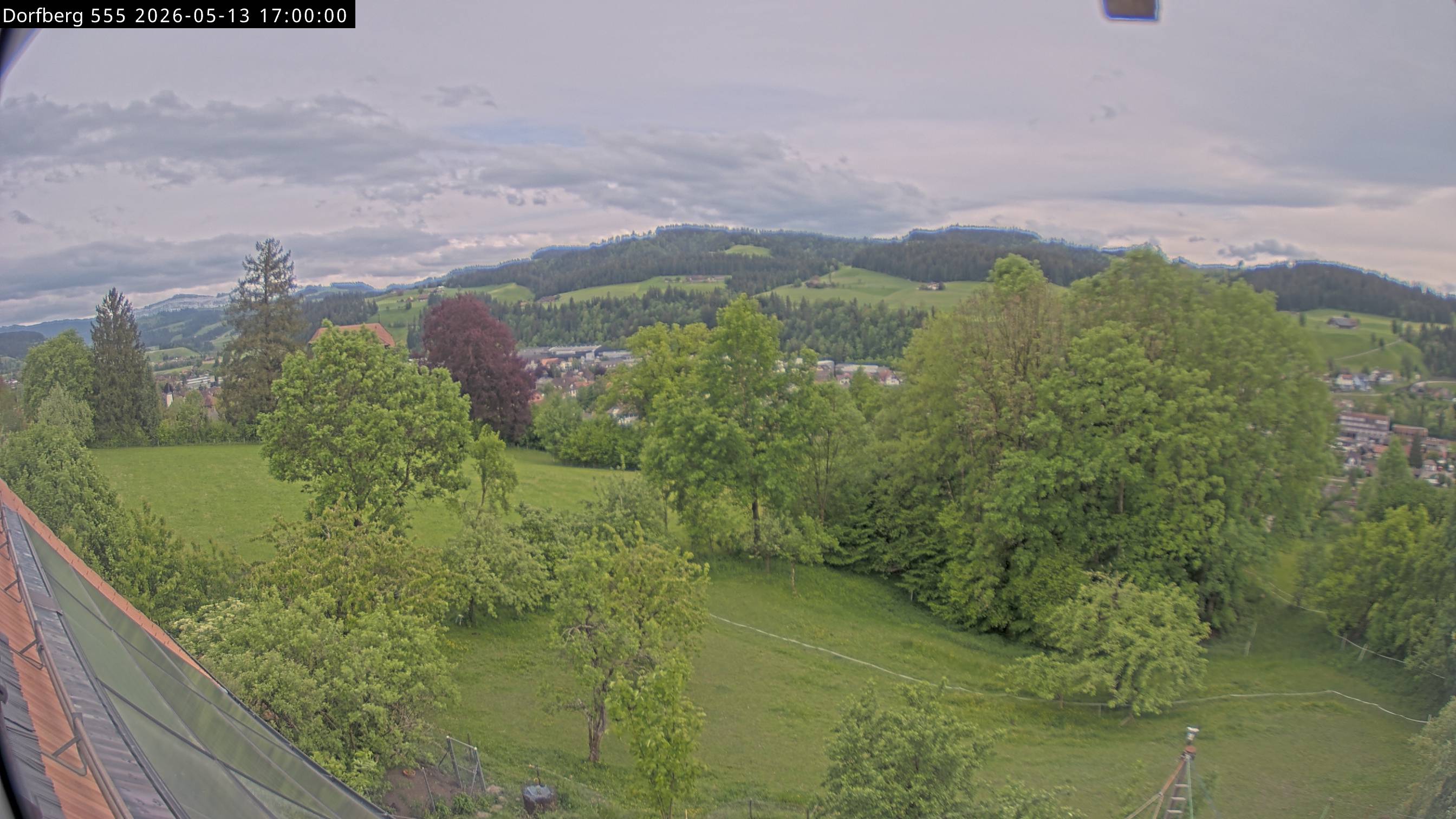 Webcam-Bild: Aussicht vom Dorfberg in Langnau 20260513-170000