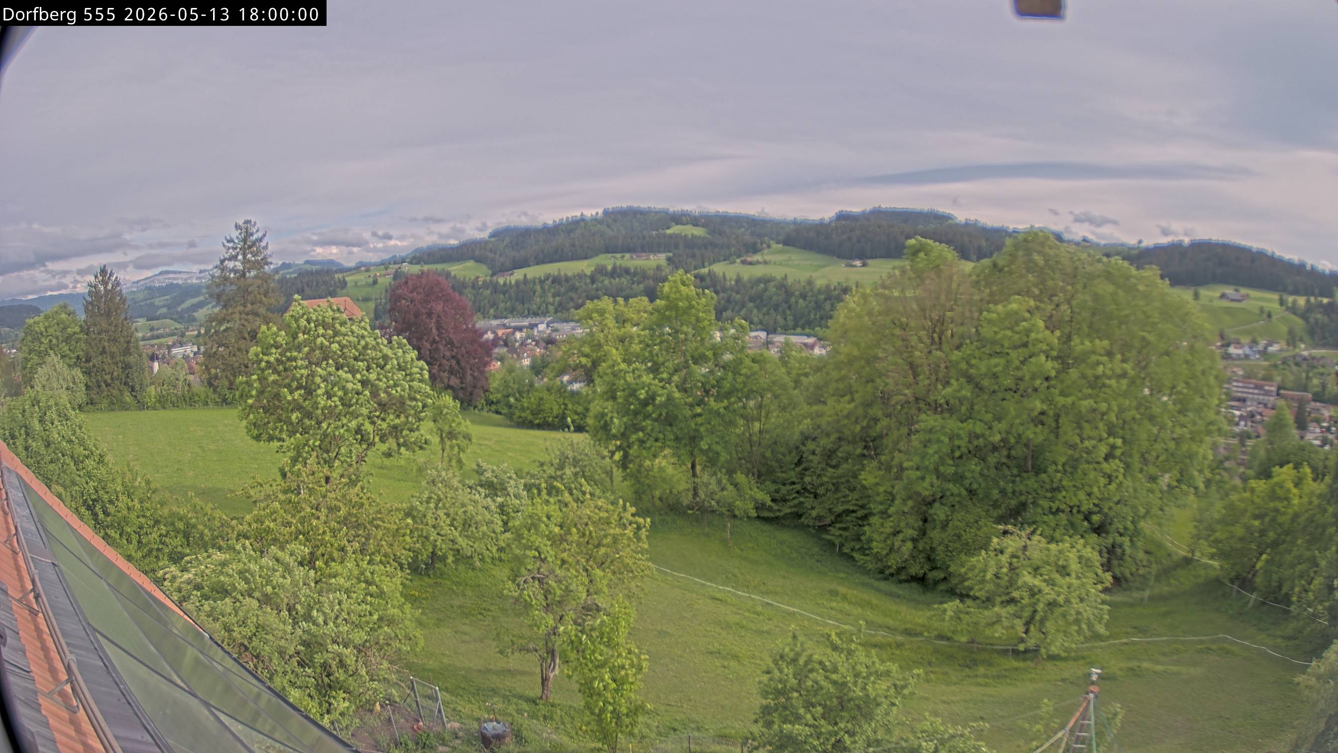 Webcam-Bild: Aussicht vom Dorfberg in Langnau 20260513-180000