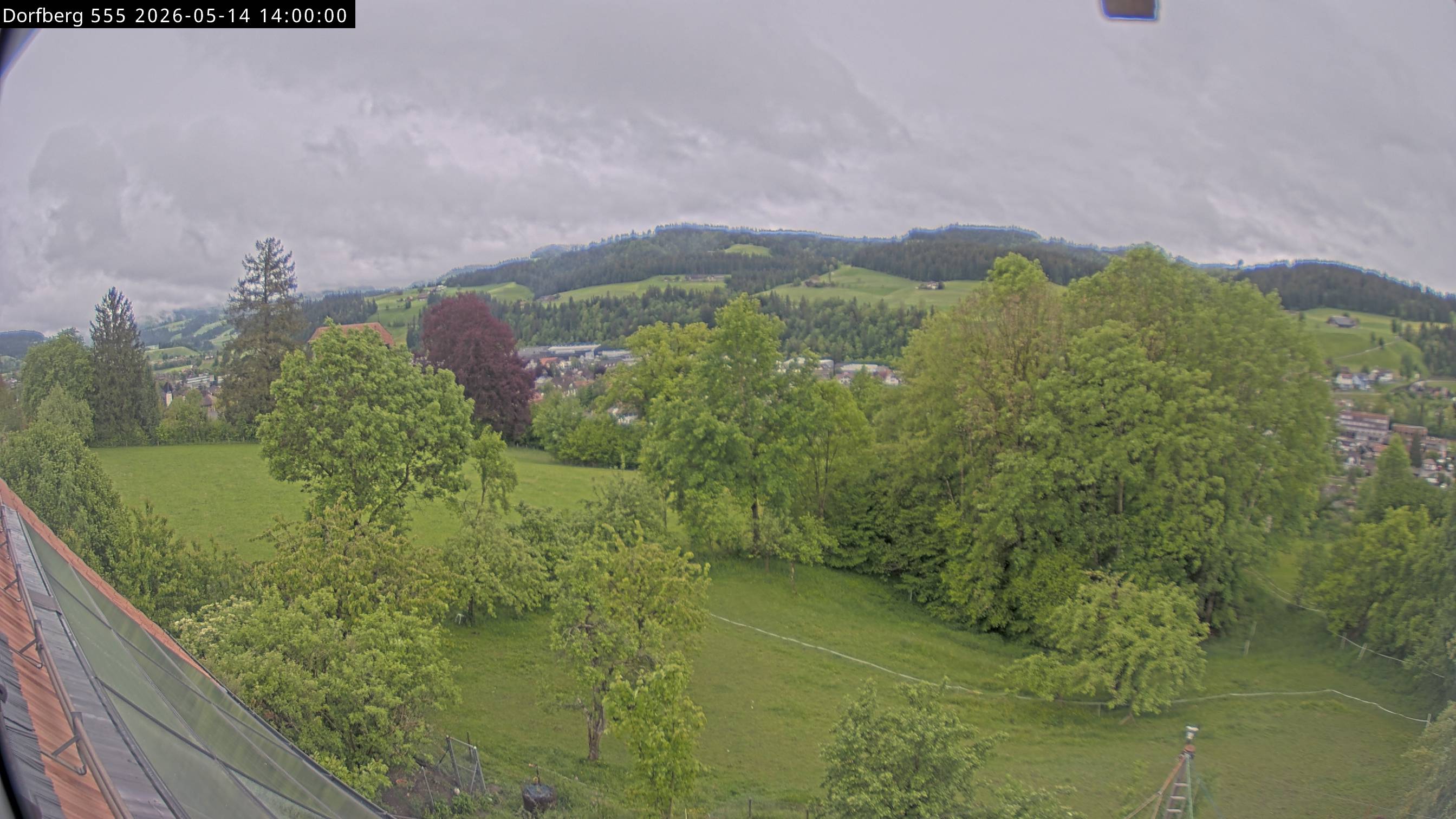 Webcam-Bild: Aussicht vom Dorfberg in Langnau 20260514-140000