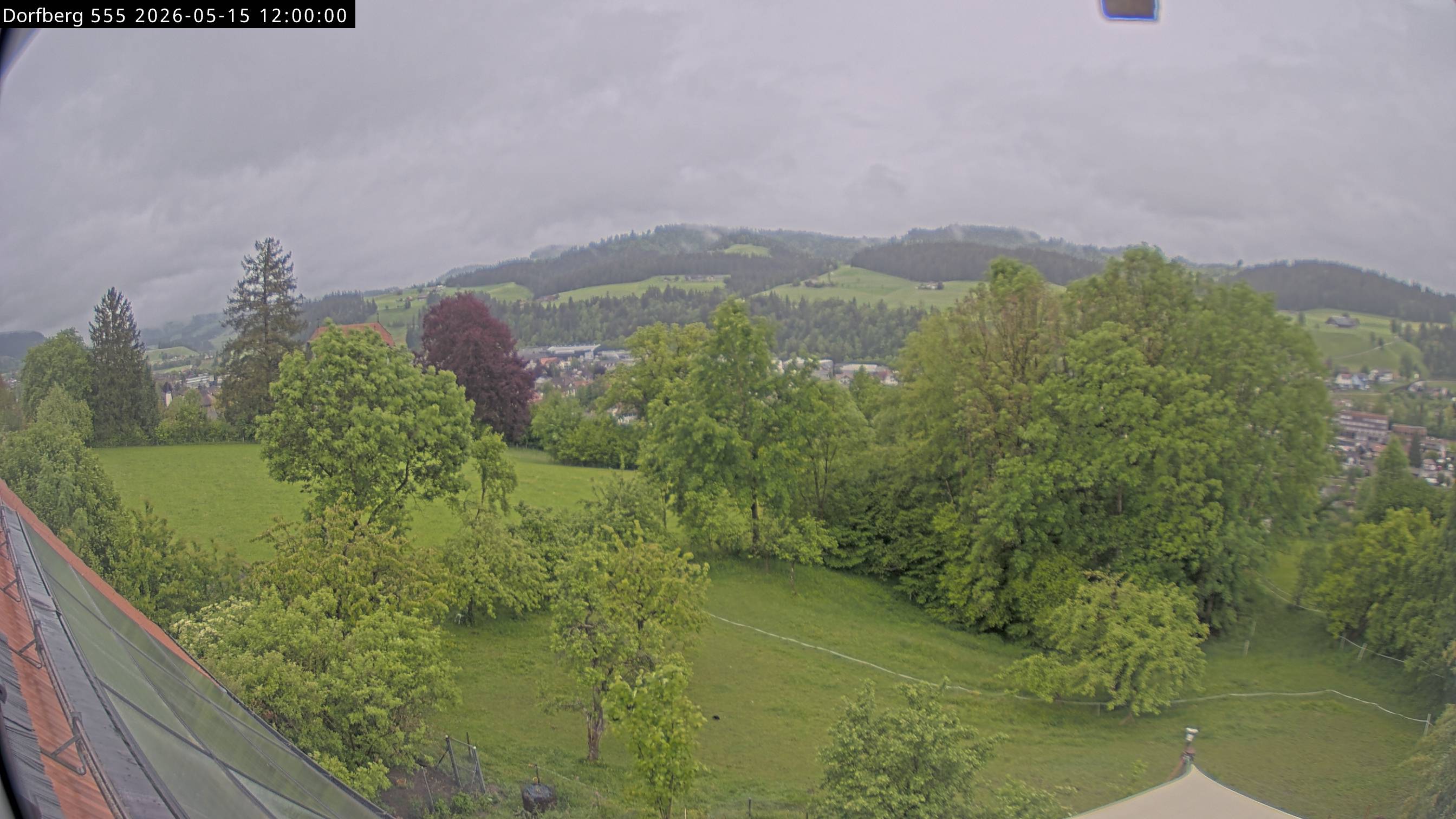 Webcam-Bild: Aussicht vom Dorfberg in Langnau 20260515-120000