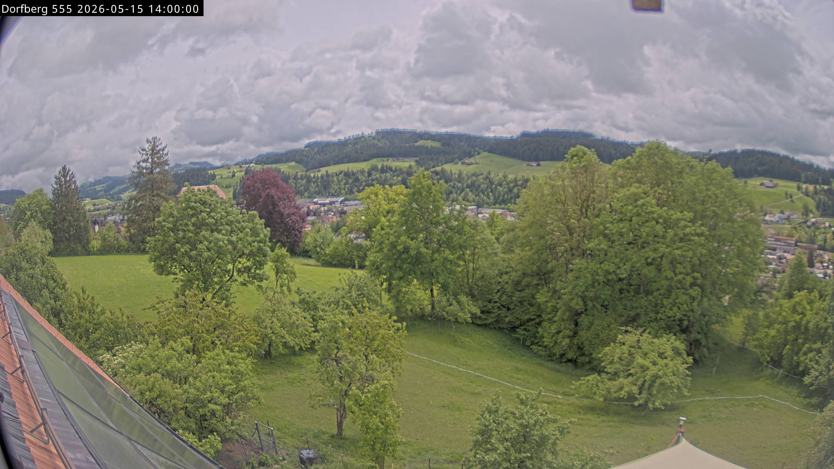 Webcam-Bild: Aussicht vom Dorfberg in Langnau 20260515-140000