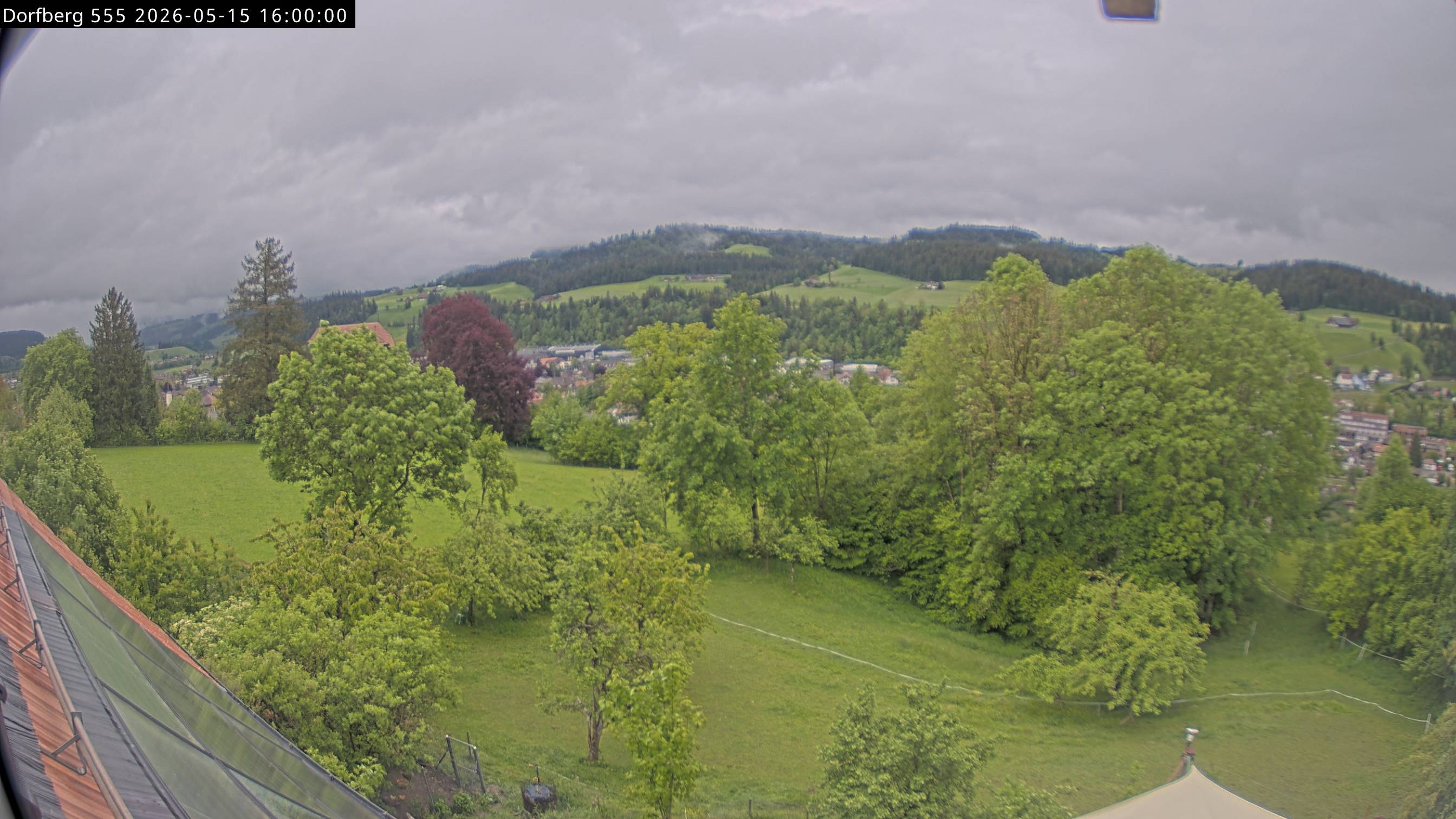 Webcam-Bild: Aussicht vom Dorfberg in Langnau 20260515-160000