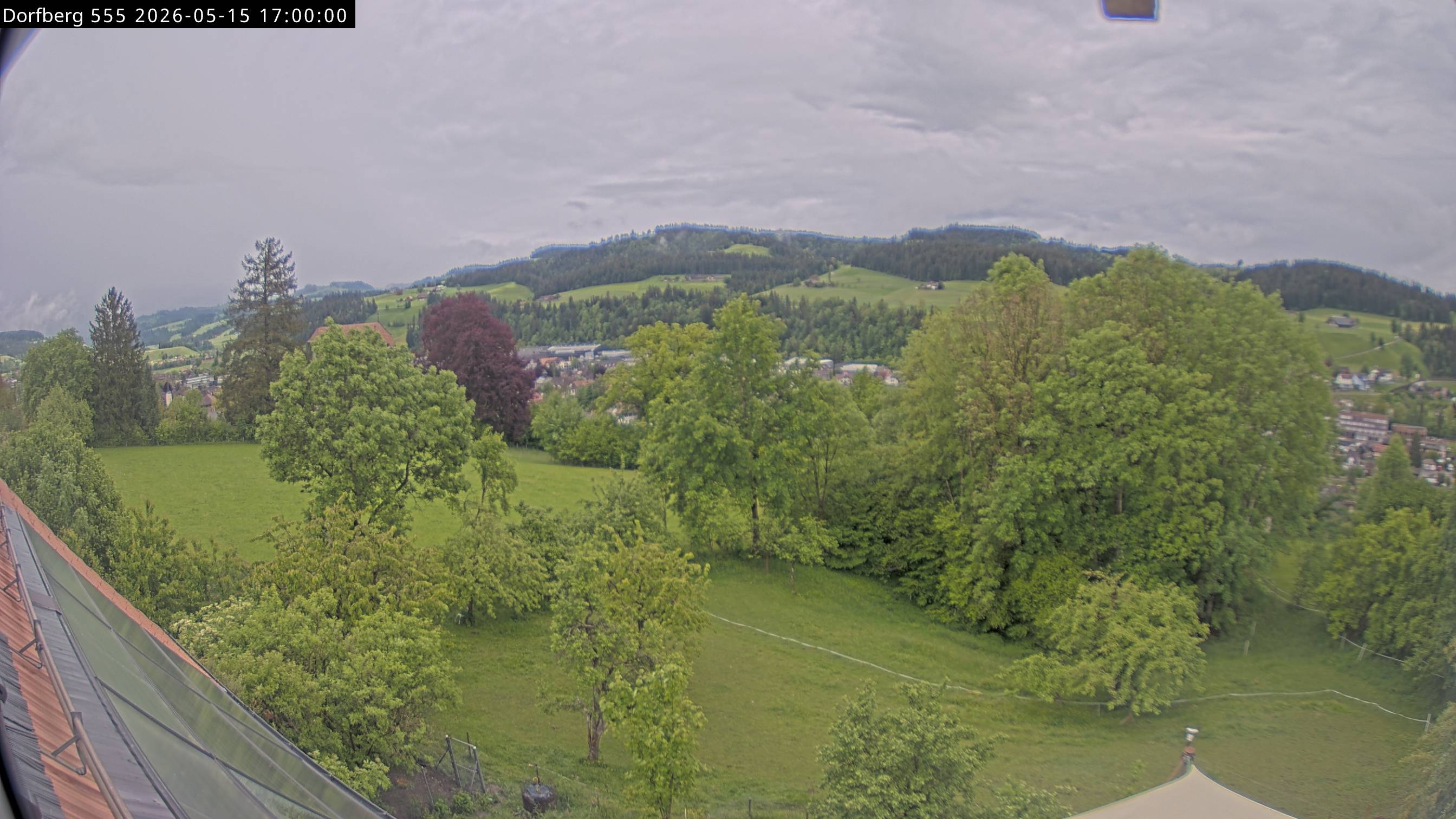 Webcam-Bild: Aussicht vom Dorfberg in Langnau 20260515-170000
