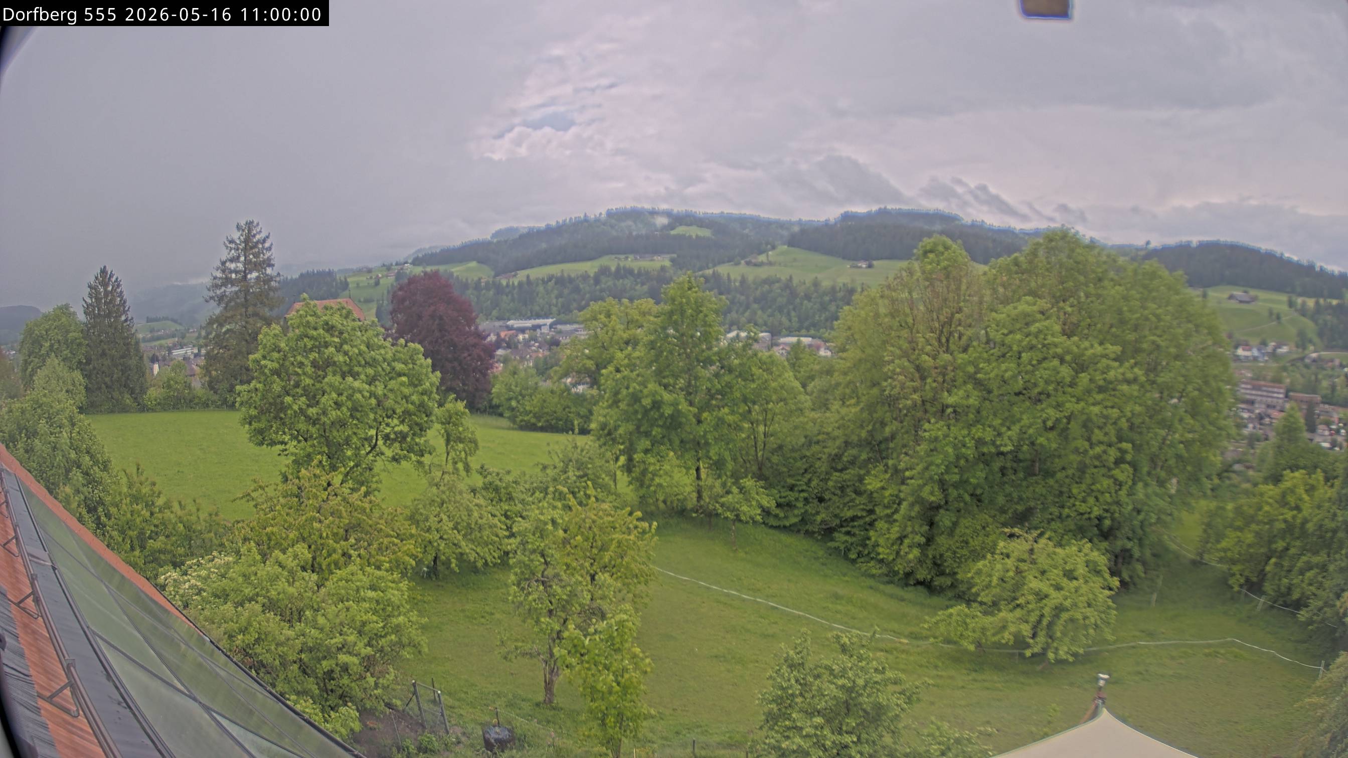 Webcam-Bild: Aussicht vom Dorfberg in Langnau 20260516-110000