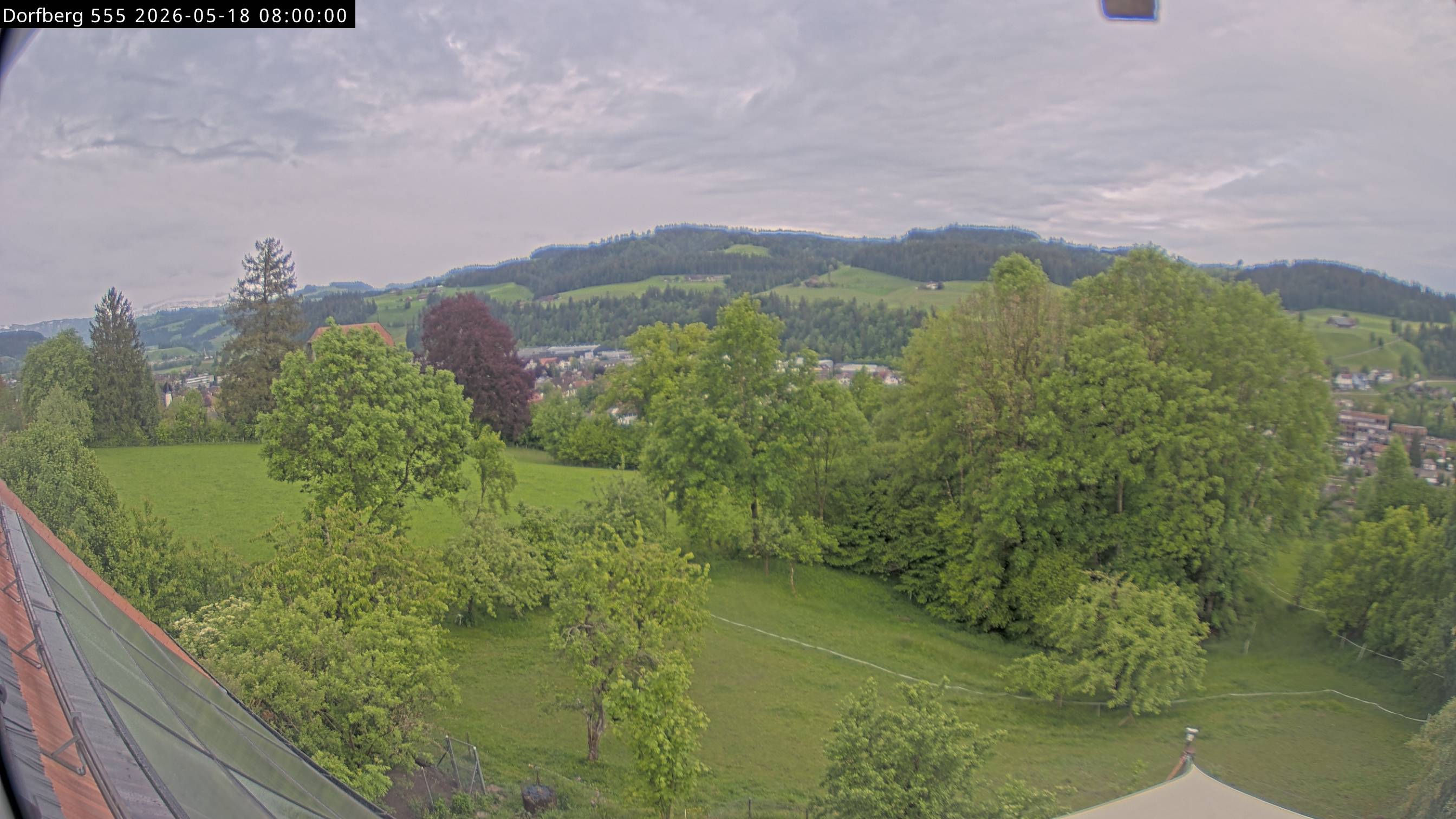 Webcam-Bild: Aussicht vom Dorfberg in Langnau 20260518-080000