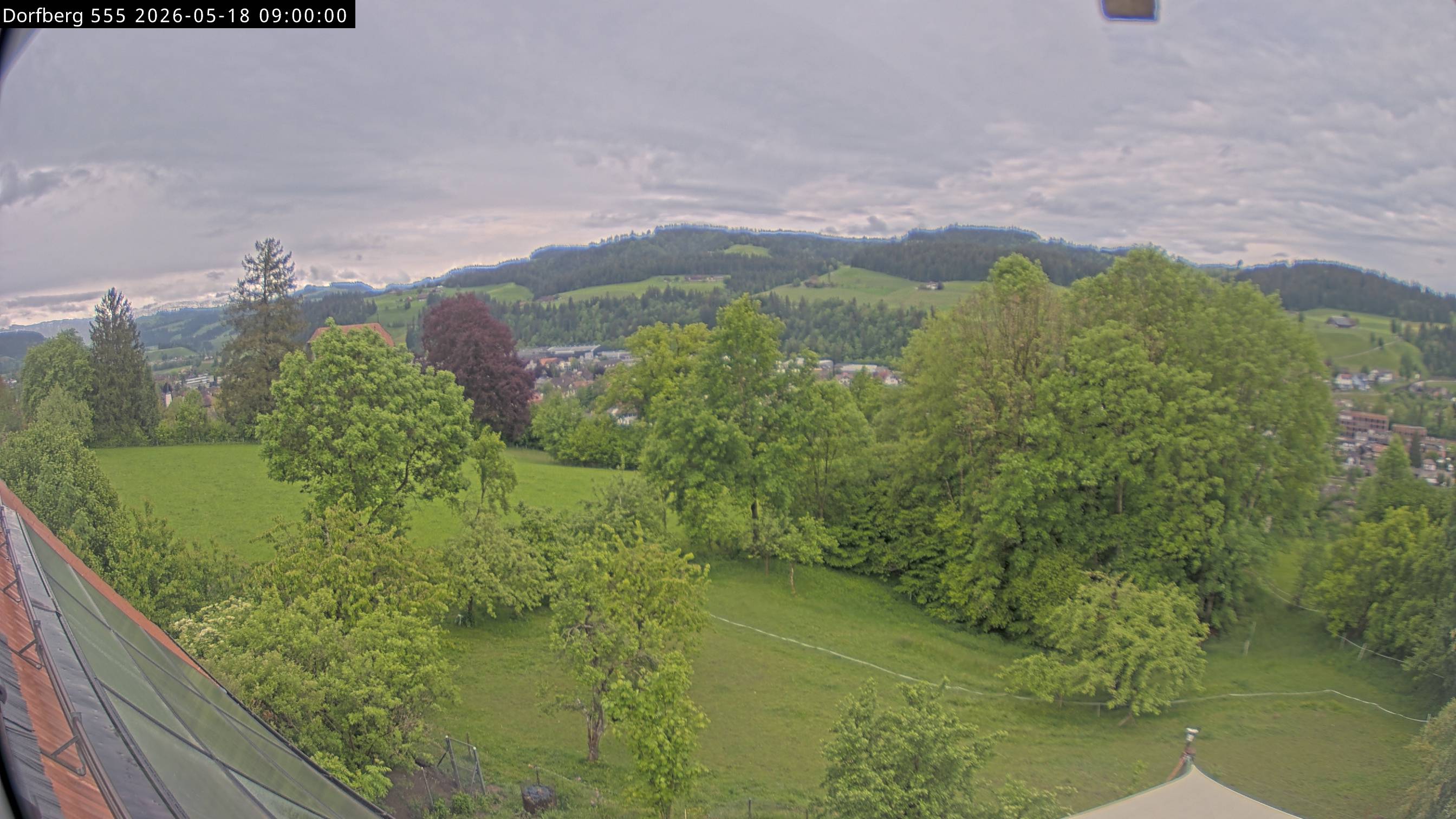 Webcam-Bild: Aussicht vom Dorfberg in Langnau 20260518-090000