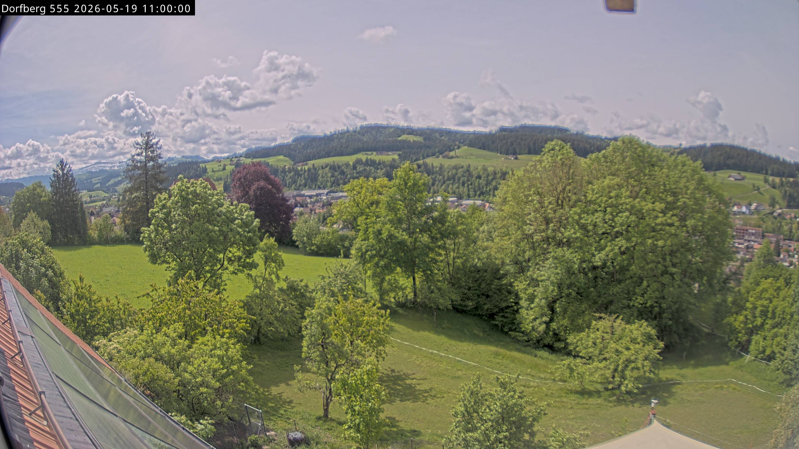 Webcam-Bild: Aussicht vom Dorfberg in Langnau 20260519-110000