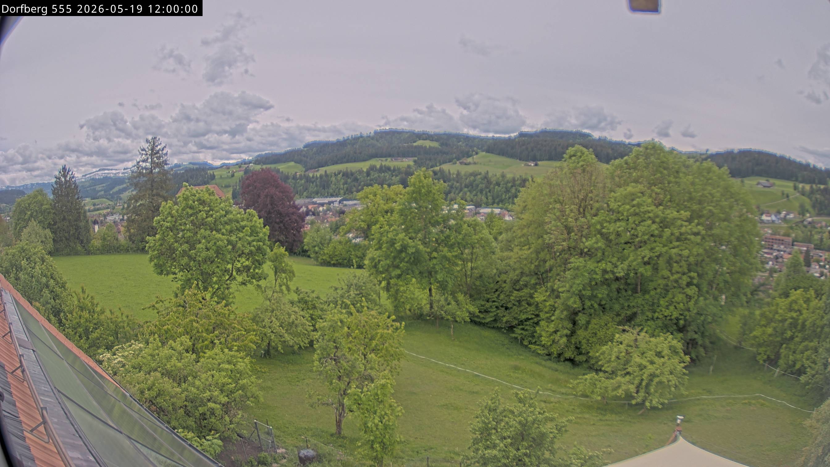 Webcam-Bild: Aussicht vom Dorfberg in Langnau 20260519-120000