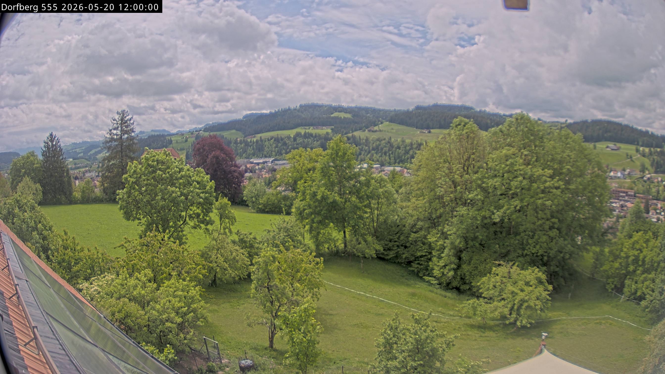 Webcam-Bild: Aussicht vom Dorfberg in Langnau 20260520-120000