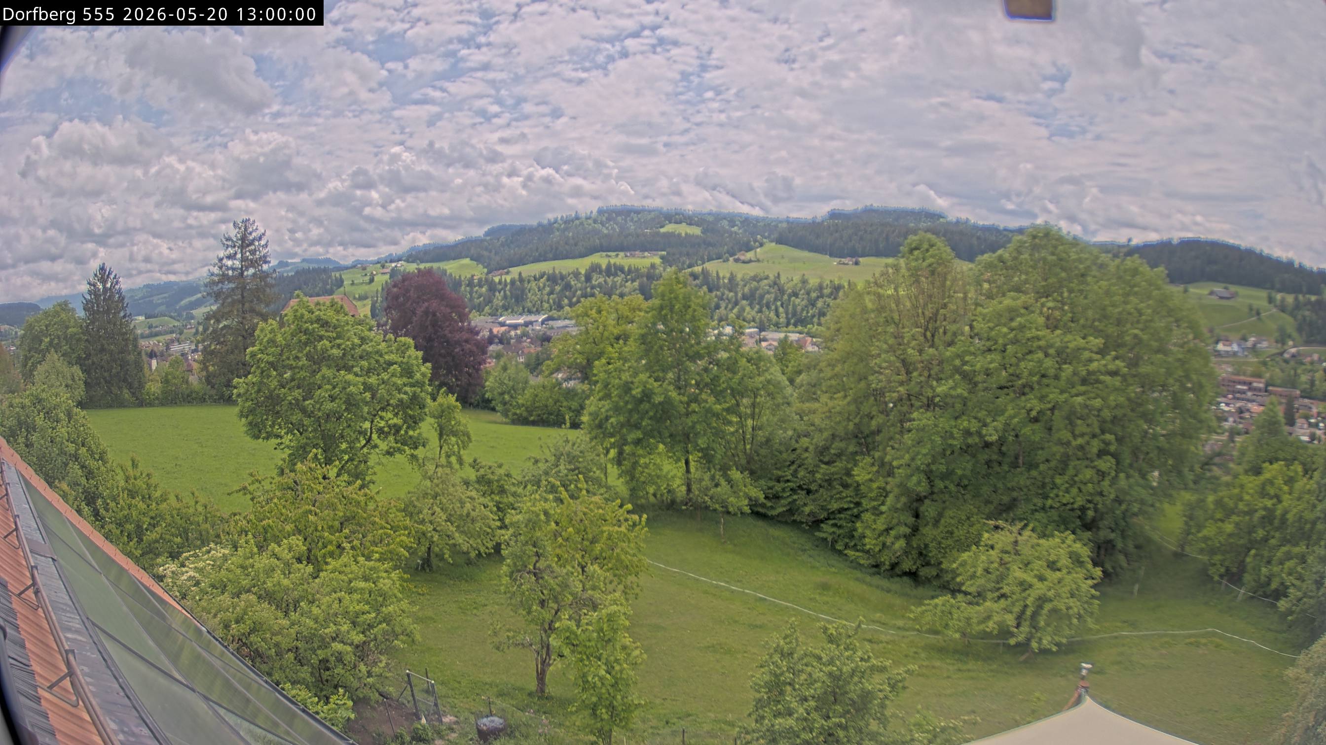 Webcam-Bild: Aussicht vom Dorfberg in Langnau 20260520-130000