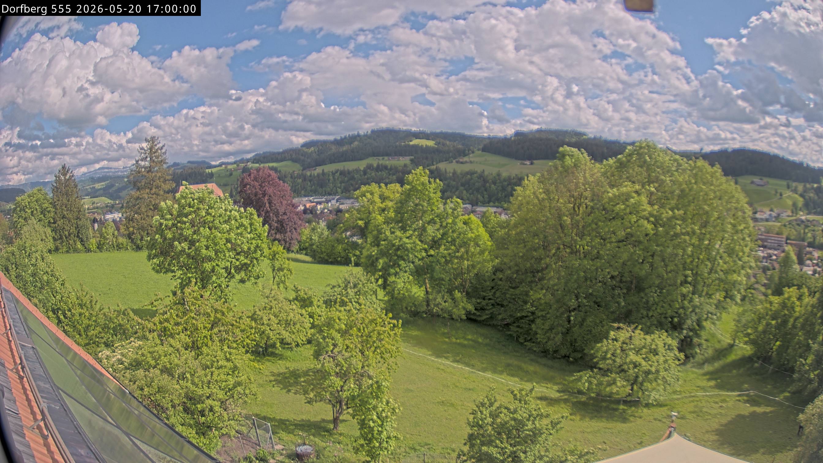 Webcam-Bild: Aussicht vom Dorfberg in Langnau 20260520-170000