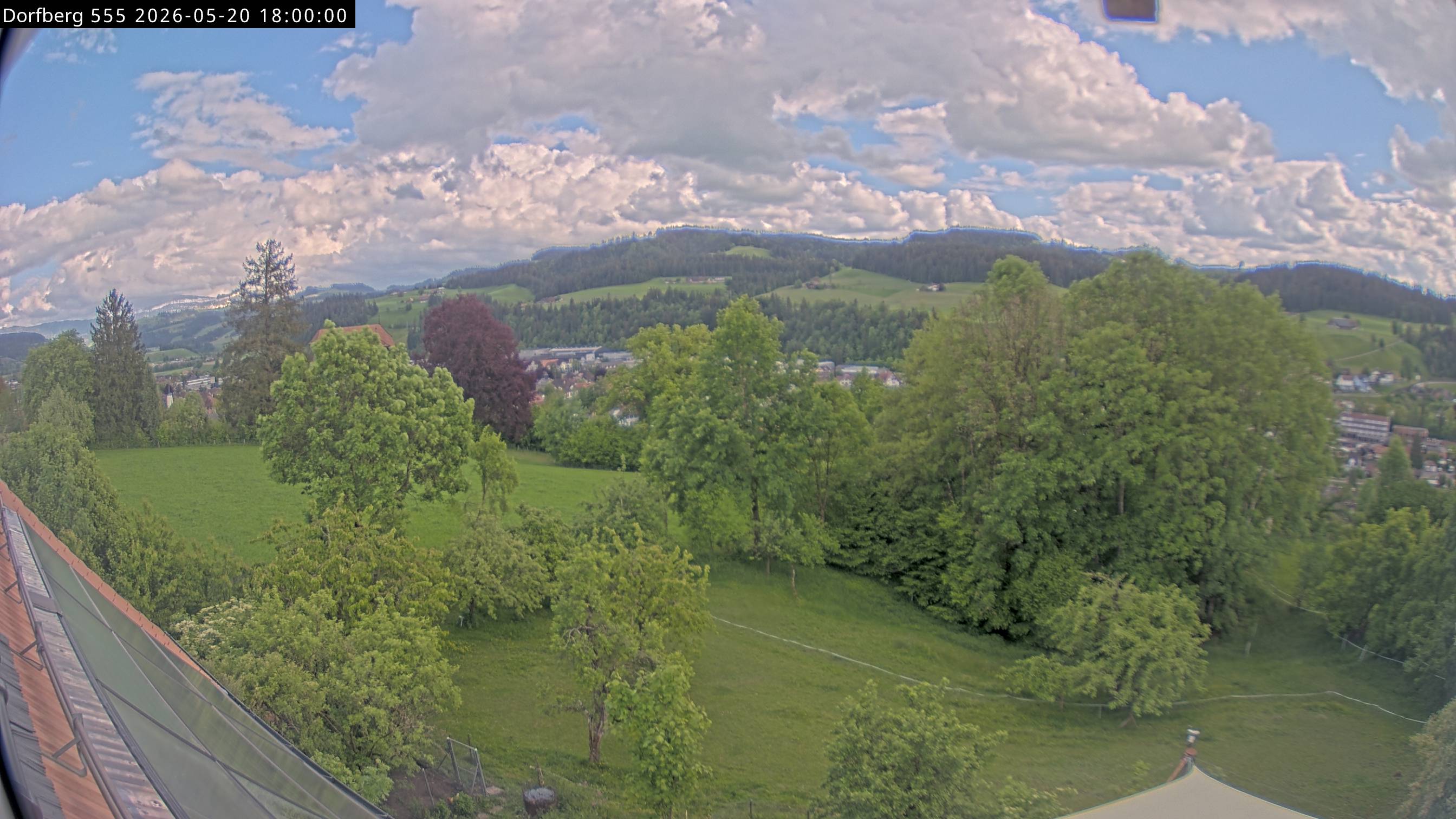 Webcam-Bild: Aussicht vom Dorfberg in Langnau 20260520-180000