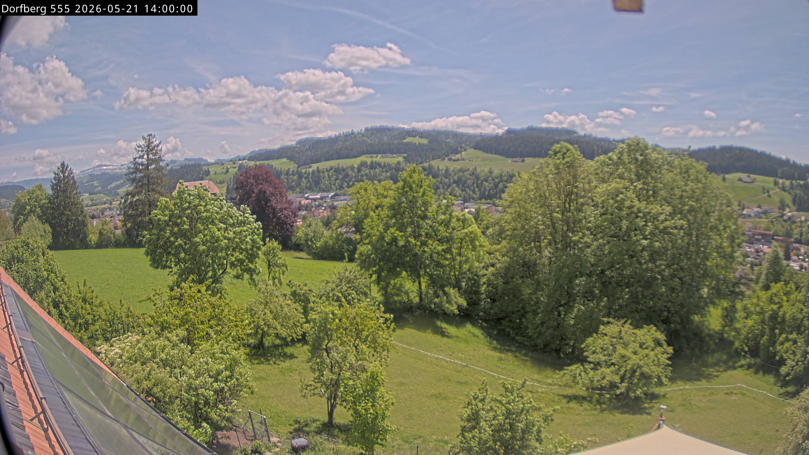 Webcam-Bild: Aussicht vom Dorfberg in Langnau 20260521-140000