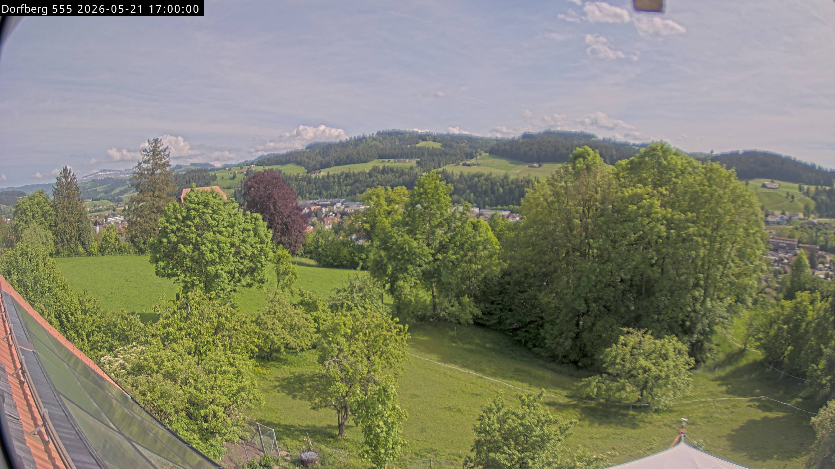 Webcam-Bild: Aussicht vom Dorfberg in Langnau 20260521-170000