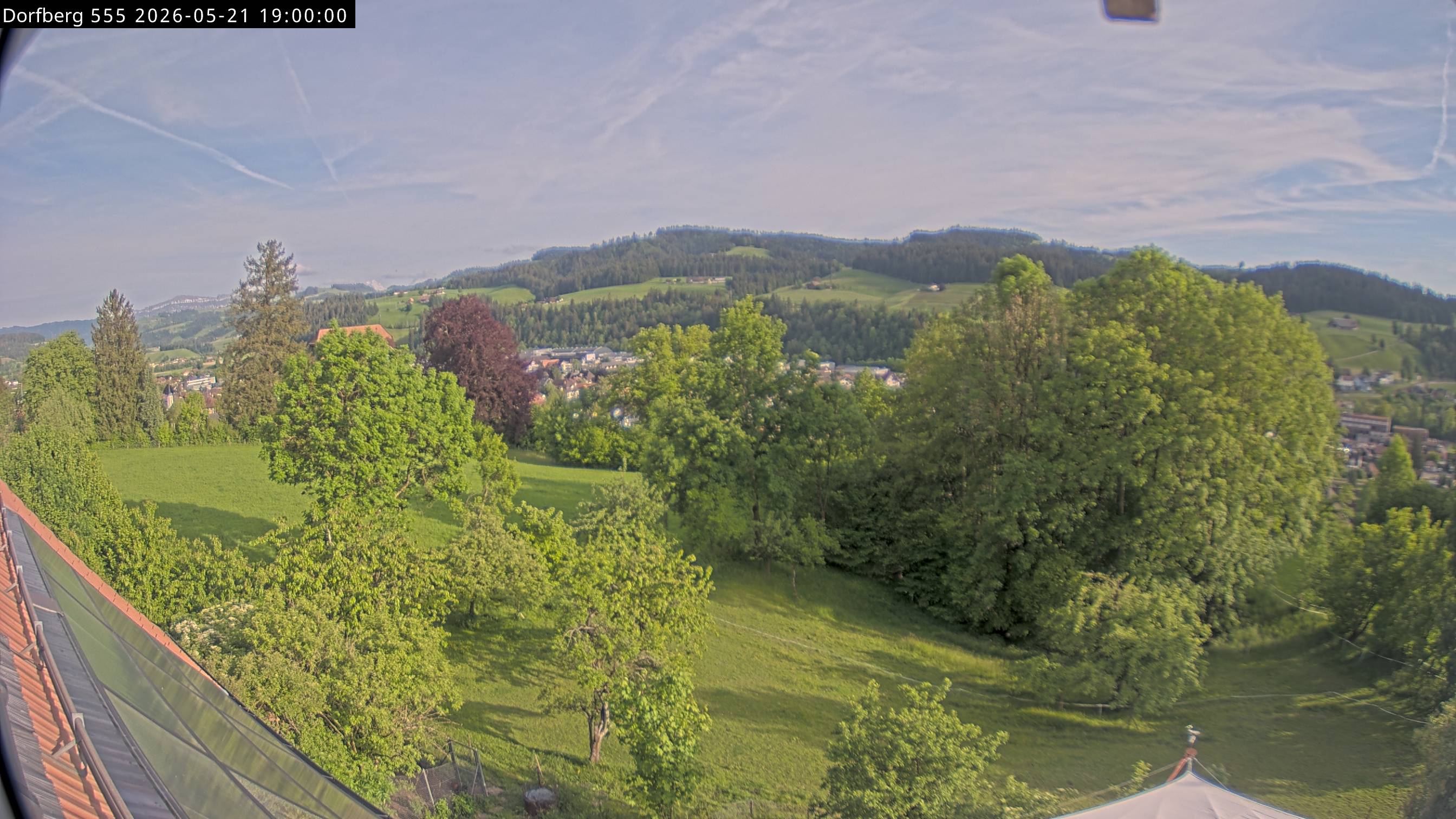 Webcam-Bild: Aussicht vom Dorfberg in Langnau 20260521-190000