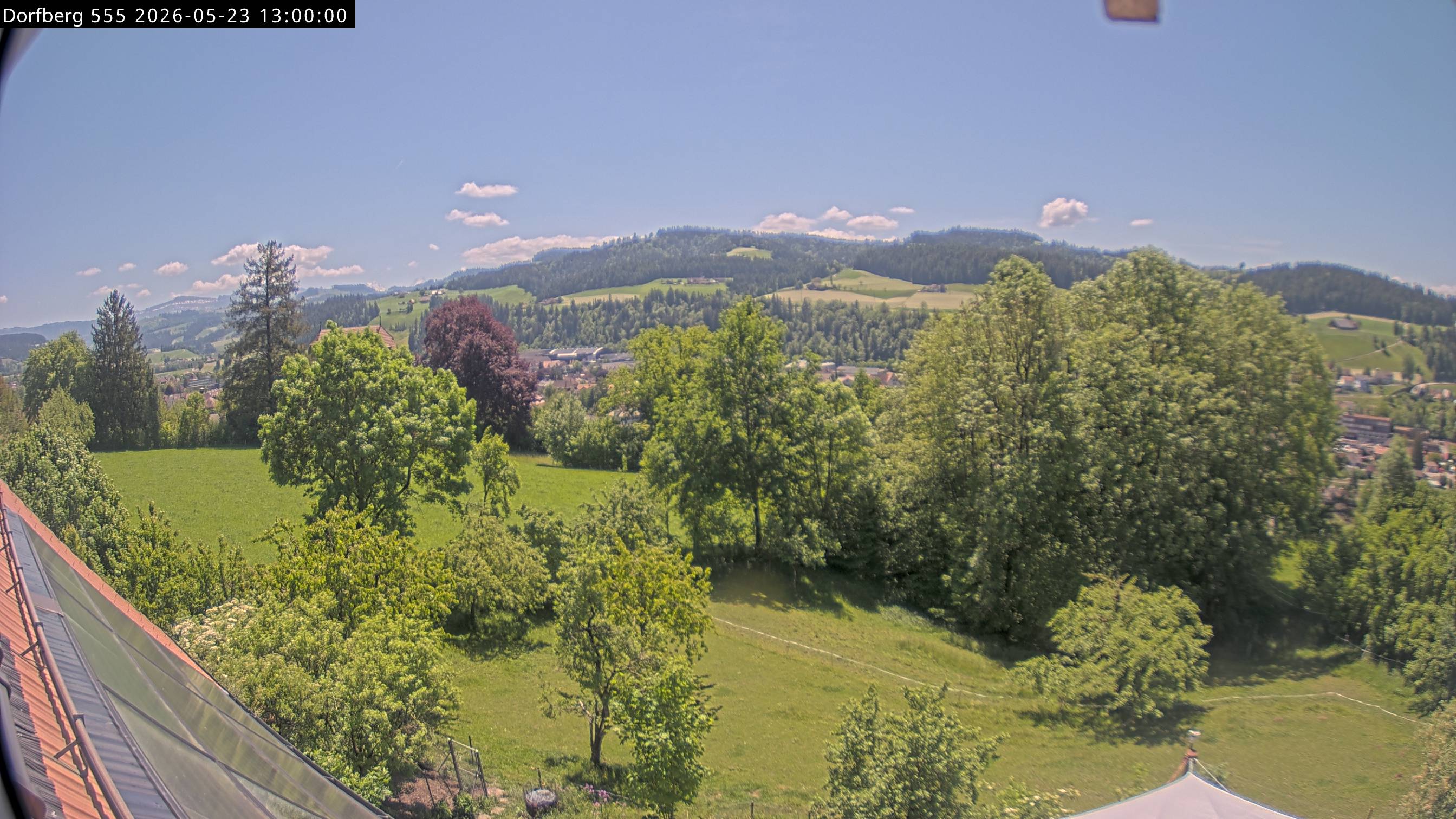 Webcam-Bild: Aussicht vom Dorfberg in Langnau 20260523-130000