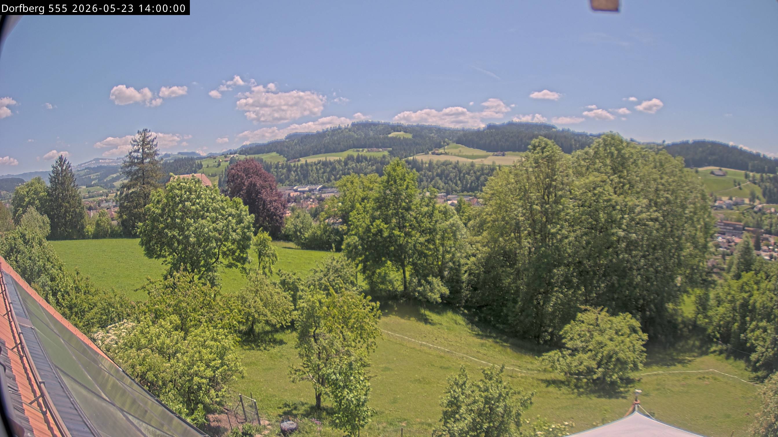 Webcam-Bild: Aussicht vom Dorfberg in Langnau 20260523-140000