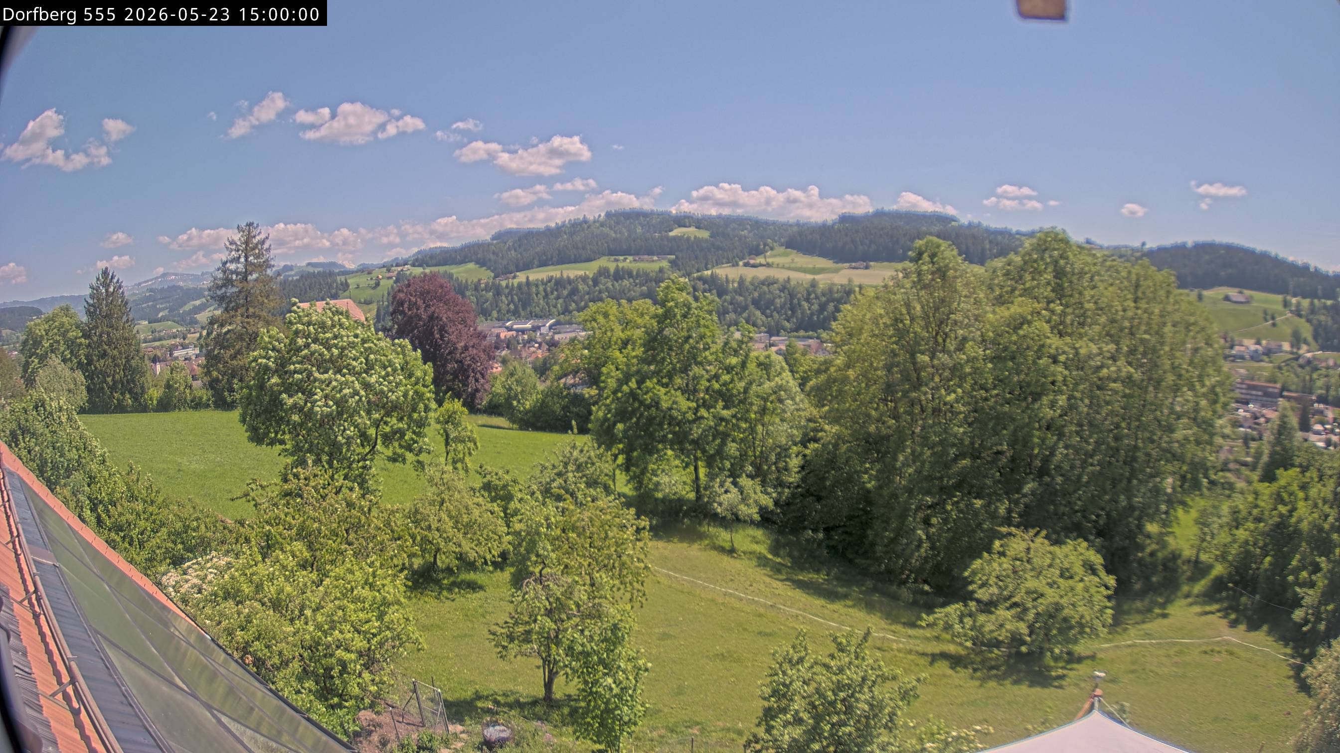 Webcam-Bild: Aussicht vom Dorfberg in Langnau 20260523-150000
