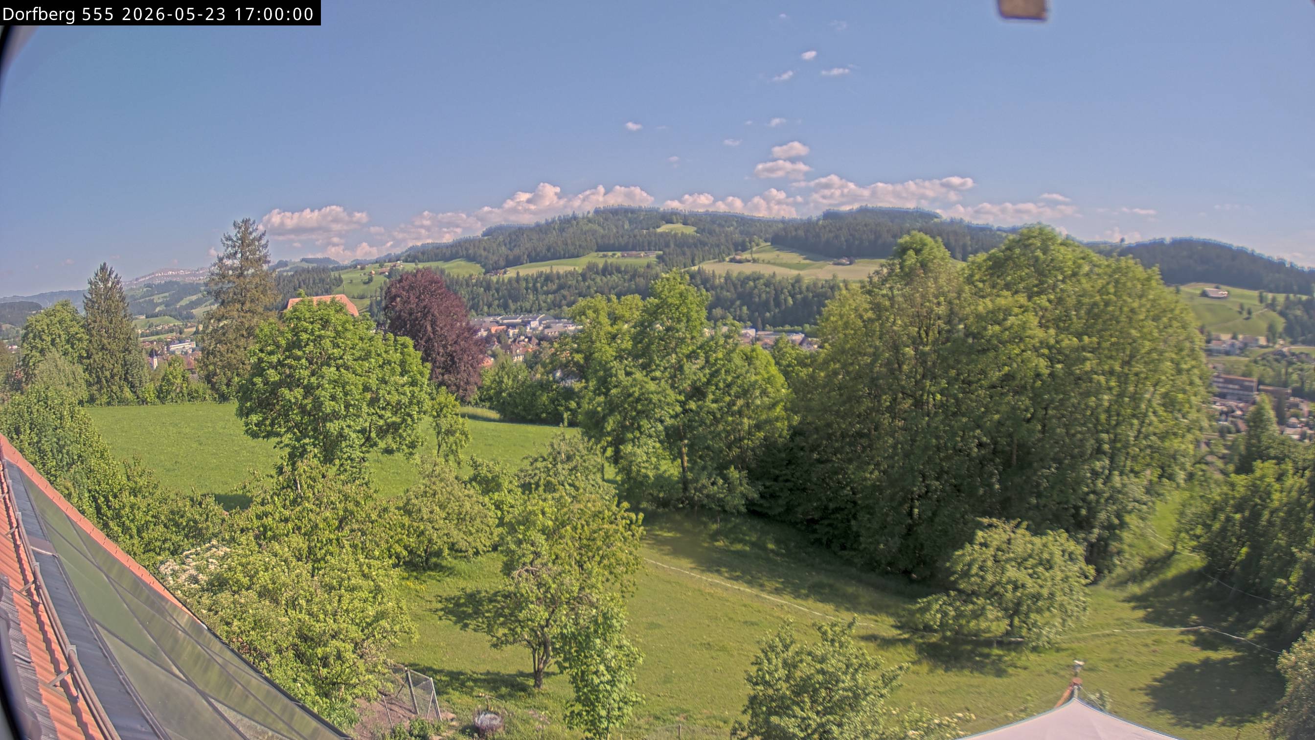 Webcam-Bild: Aussicht vom Dorfberg in Langnau 20260523-170000