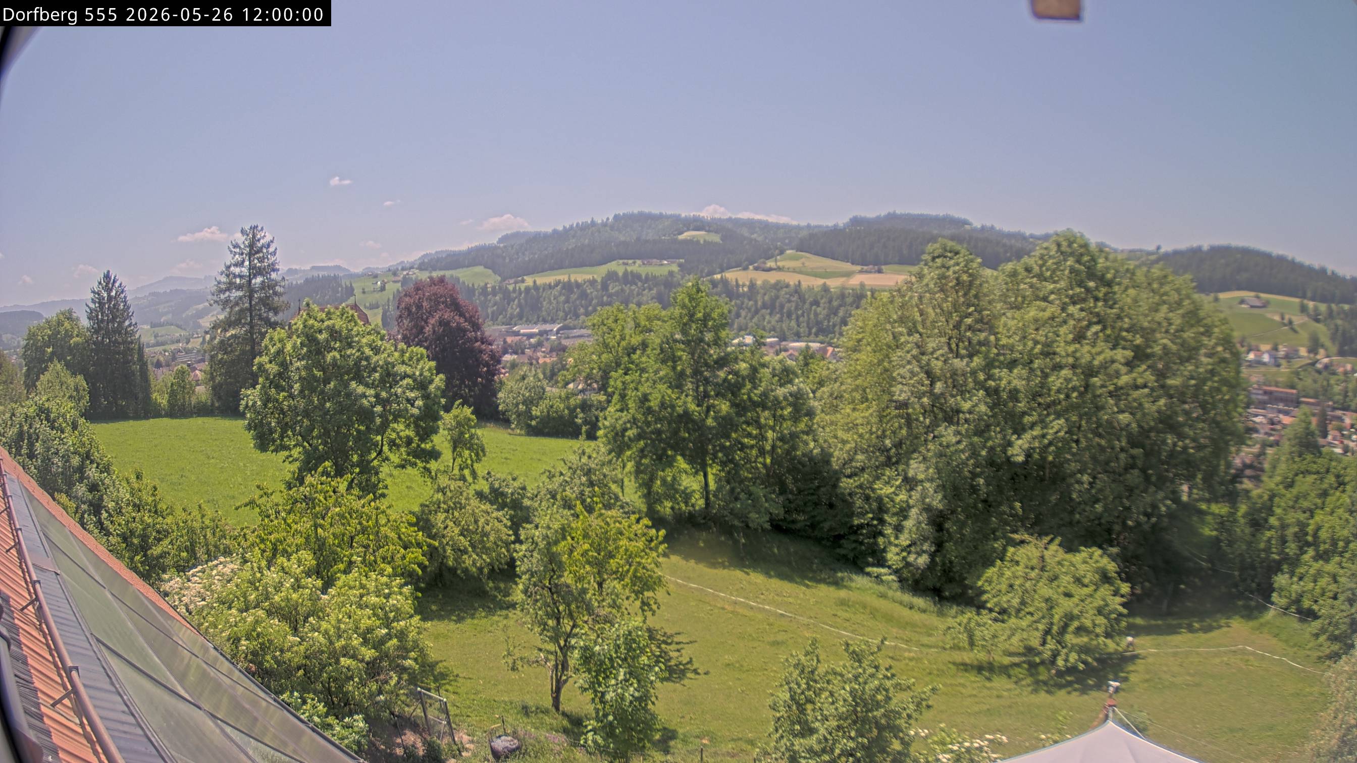 Webcam-Bild: Aussicht vom Dorfberg in Langnau 20260526-120000