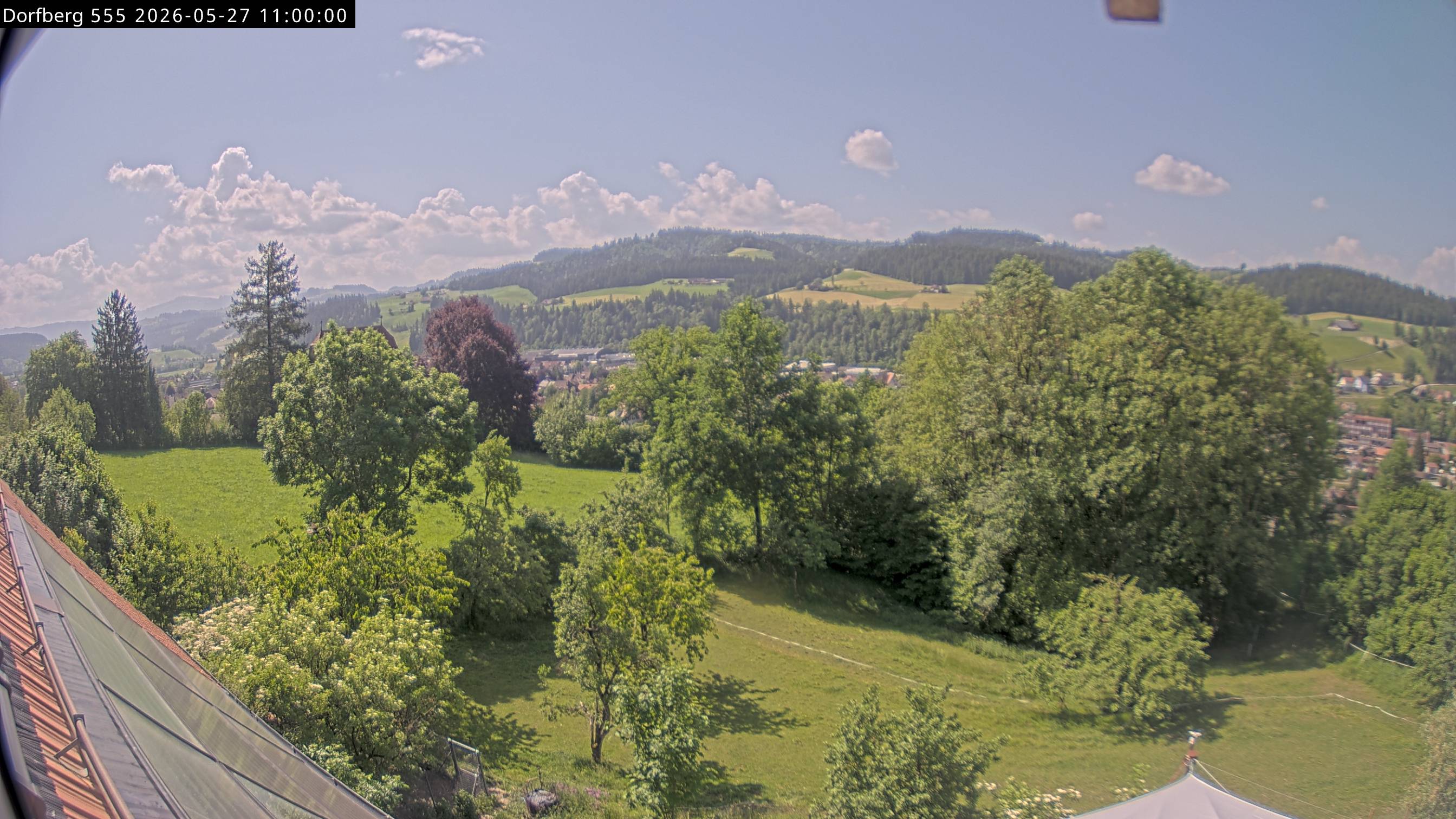 Webcam-Bild: Aussicht vom Dorfberg in Langnau 20260527-110000