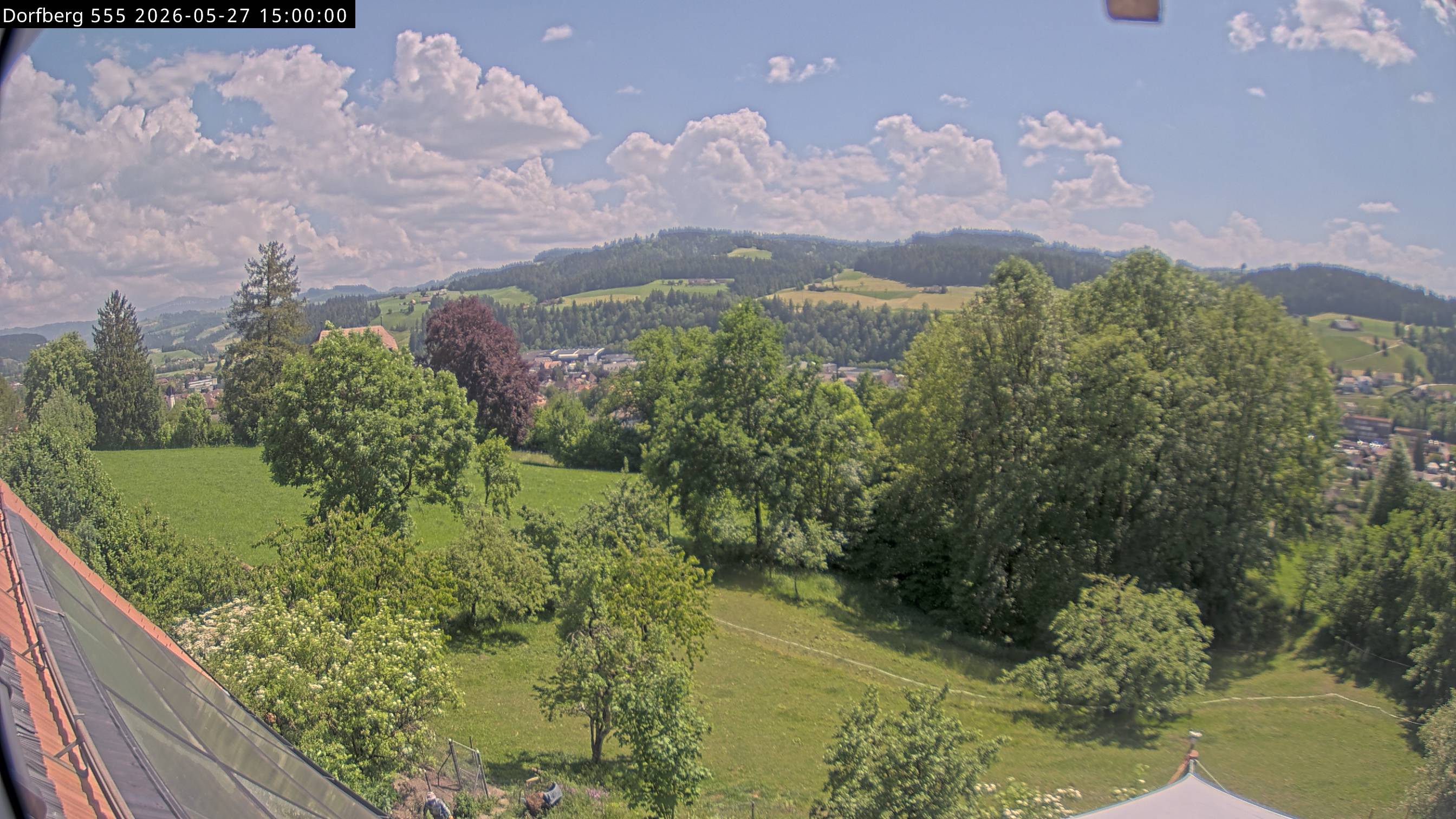 Webcam-Bild: Aussicht vom Dorfberg in Langnau 20260527-150000