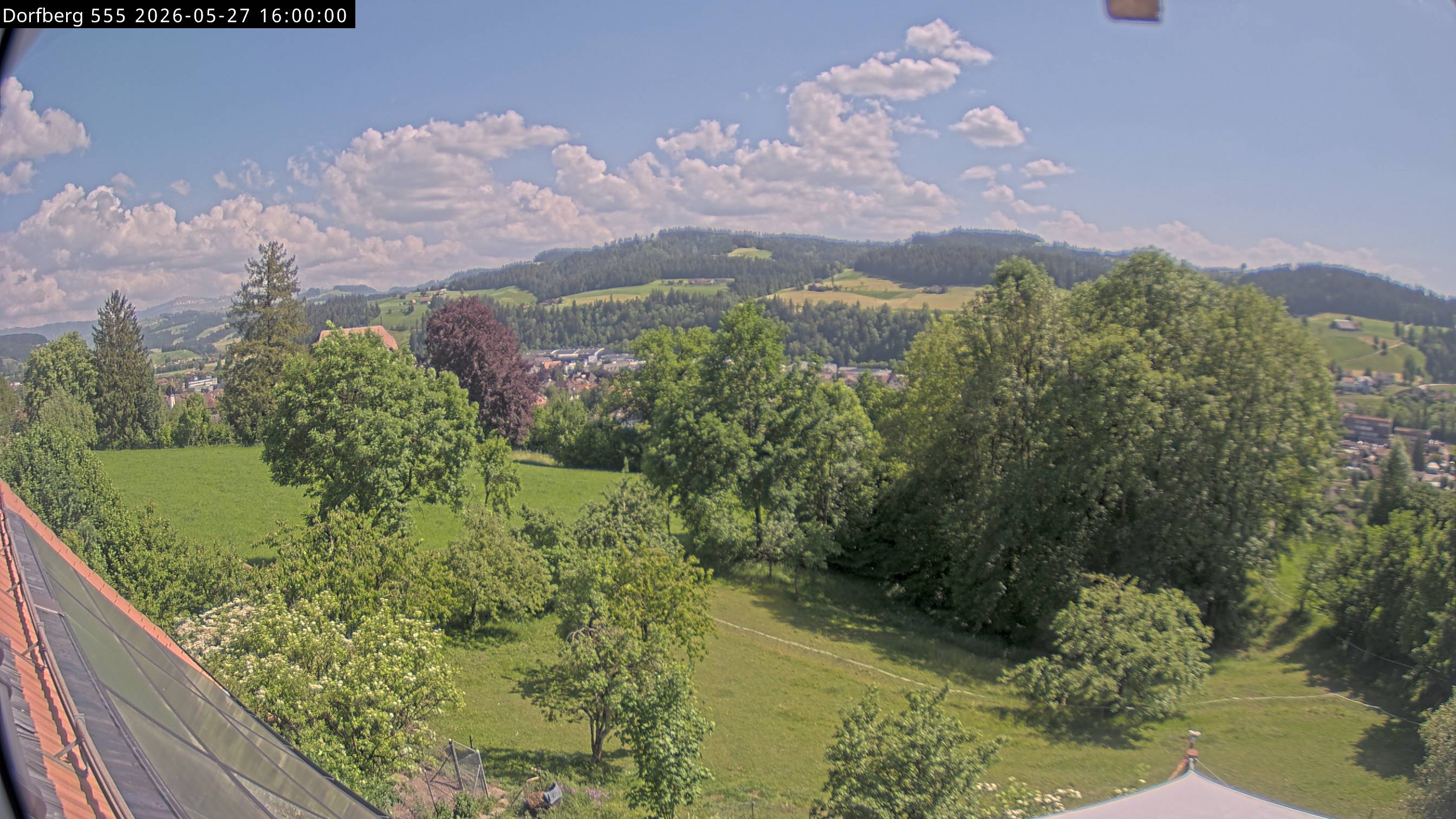 Webcam-Bild: Aussicht vom Dorfberg in Langnau 20260527-160000