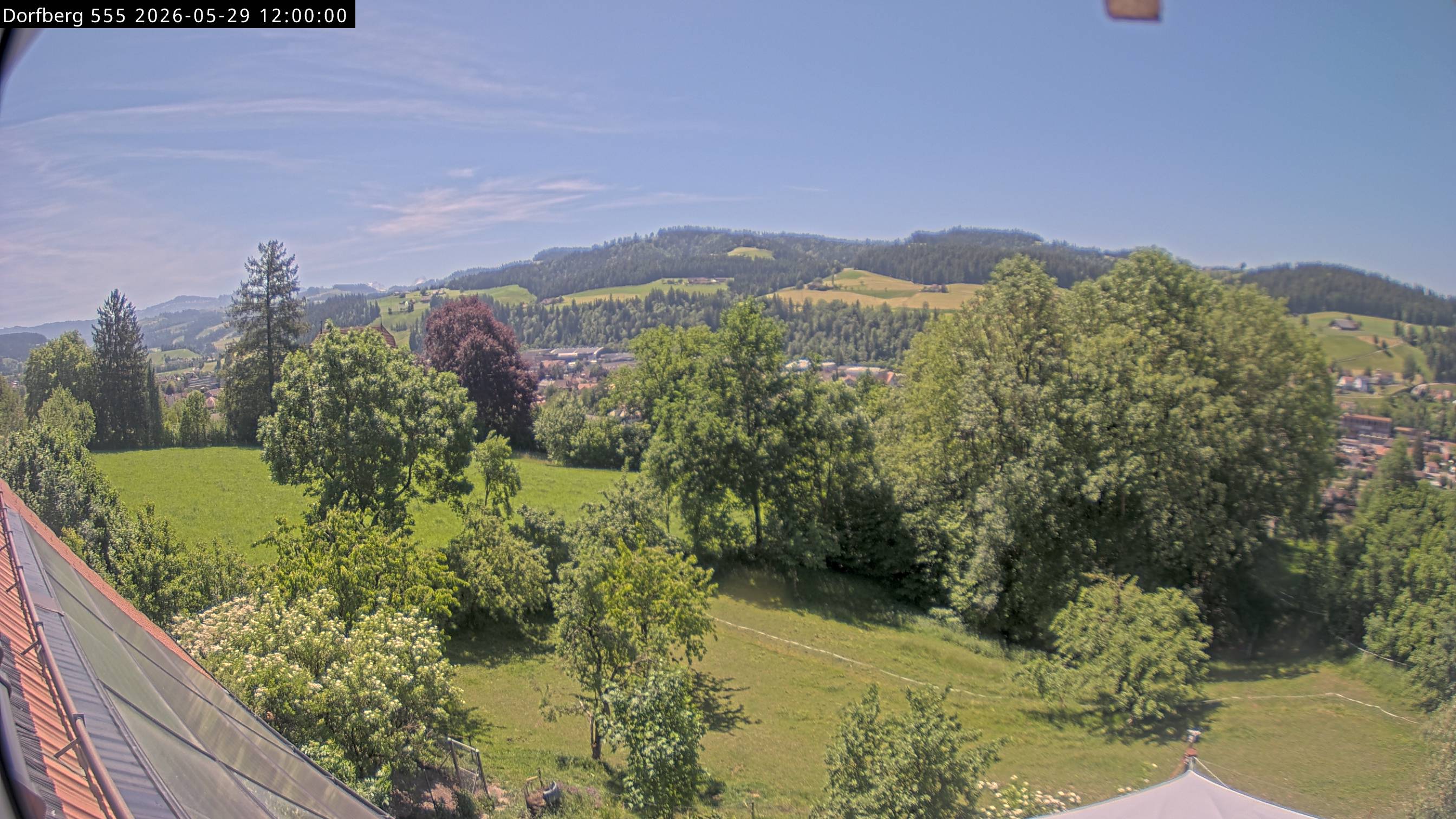 Webcam-Bild: Aussicht vom Dorfberg in Langnau 20260529-120000