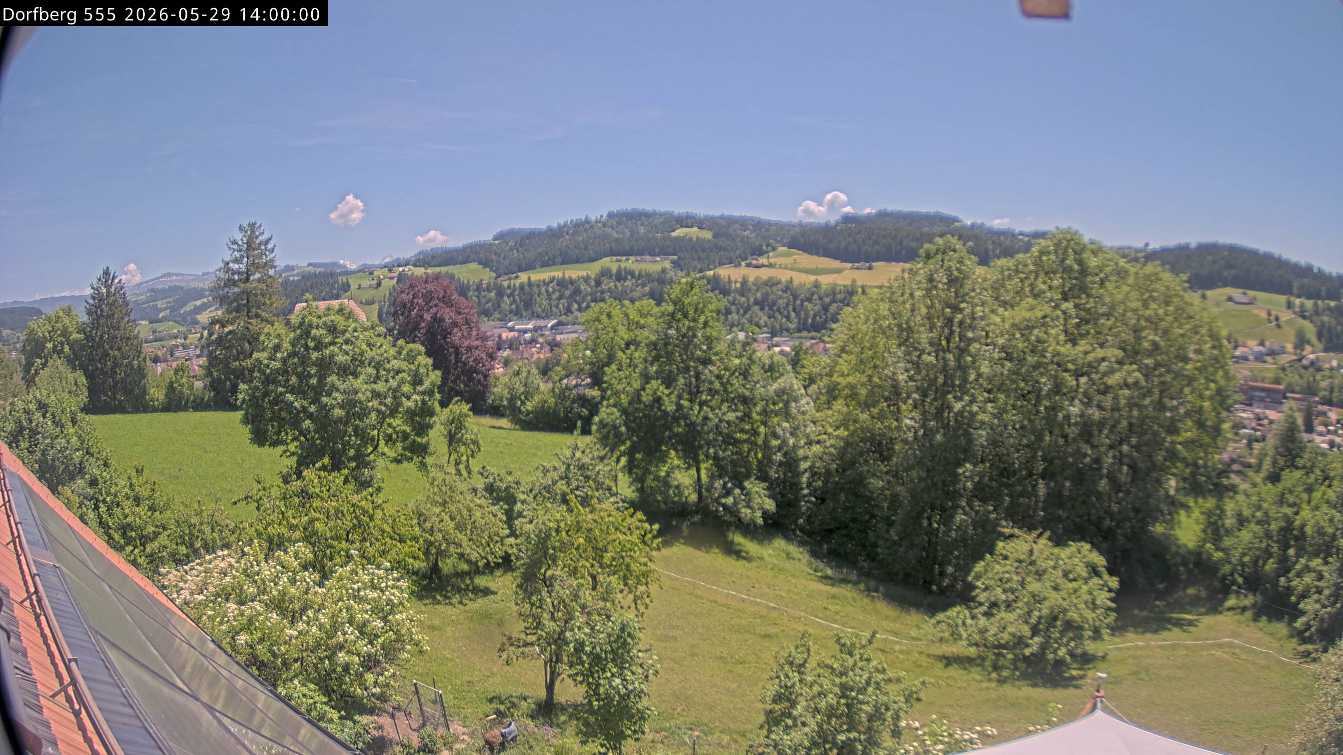 Webcam-Bild: Aussicht vom Dorfberg in Langnau 20260529-140000