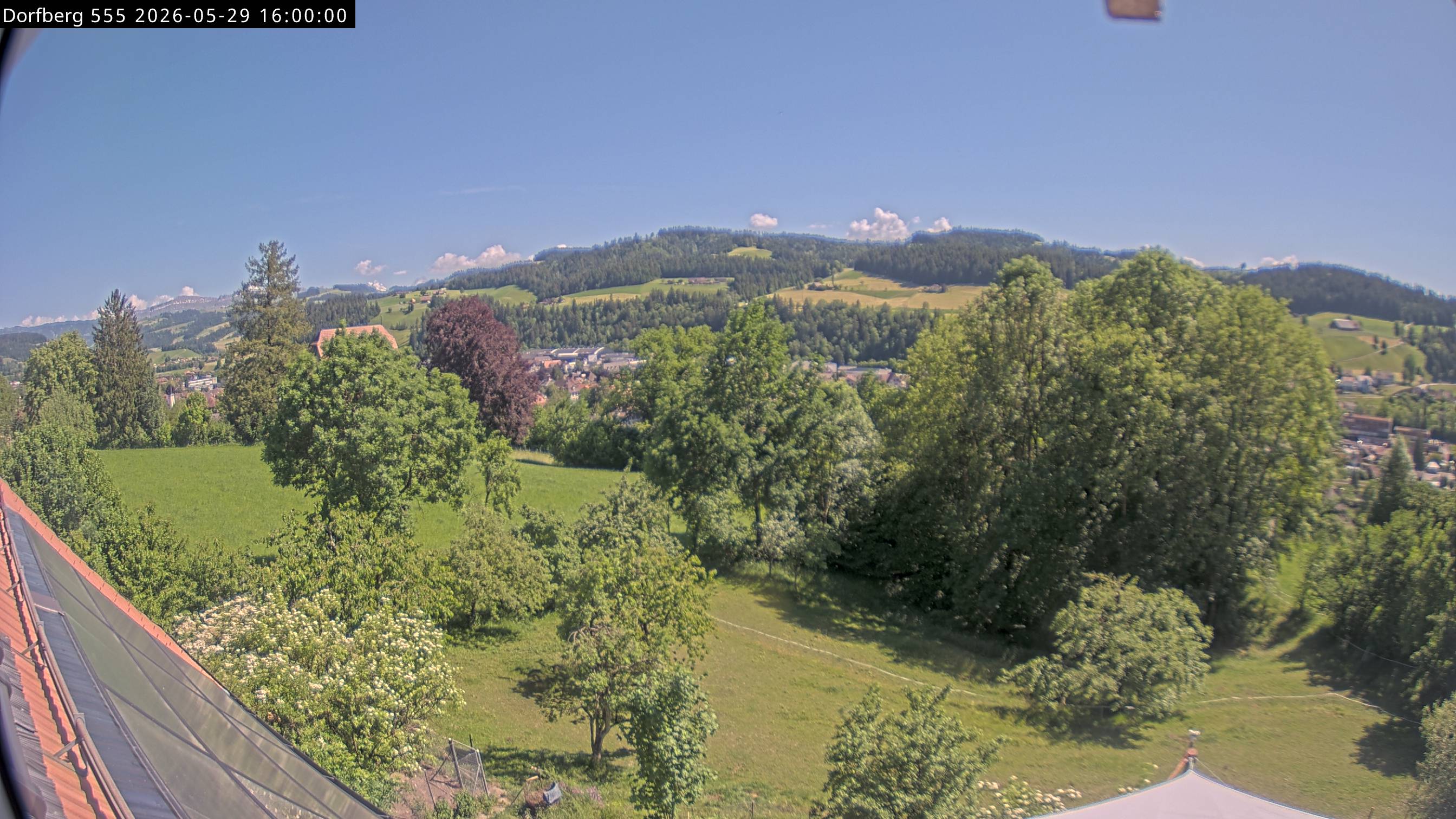 Webcam-Bild: Aussicht vom Dorfberg in Langnau 20260529-160000