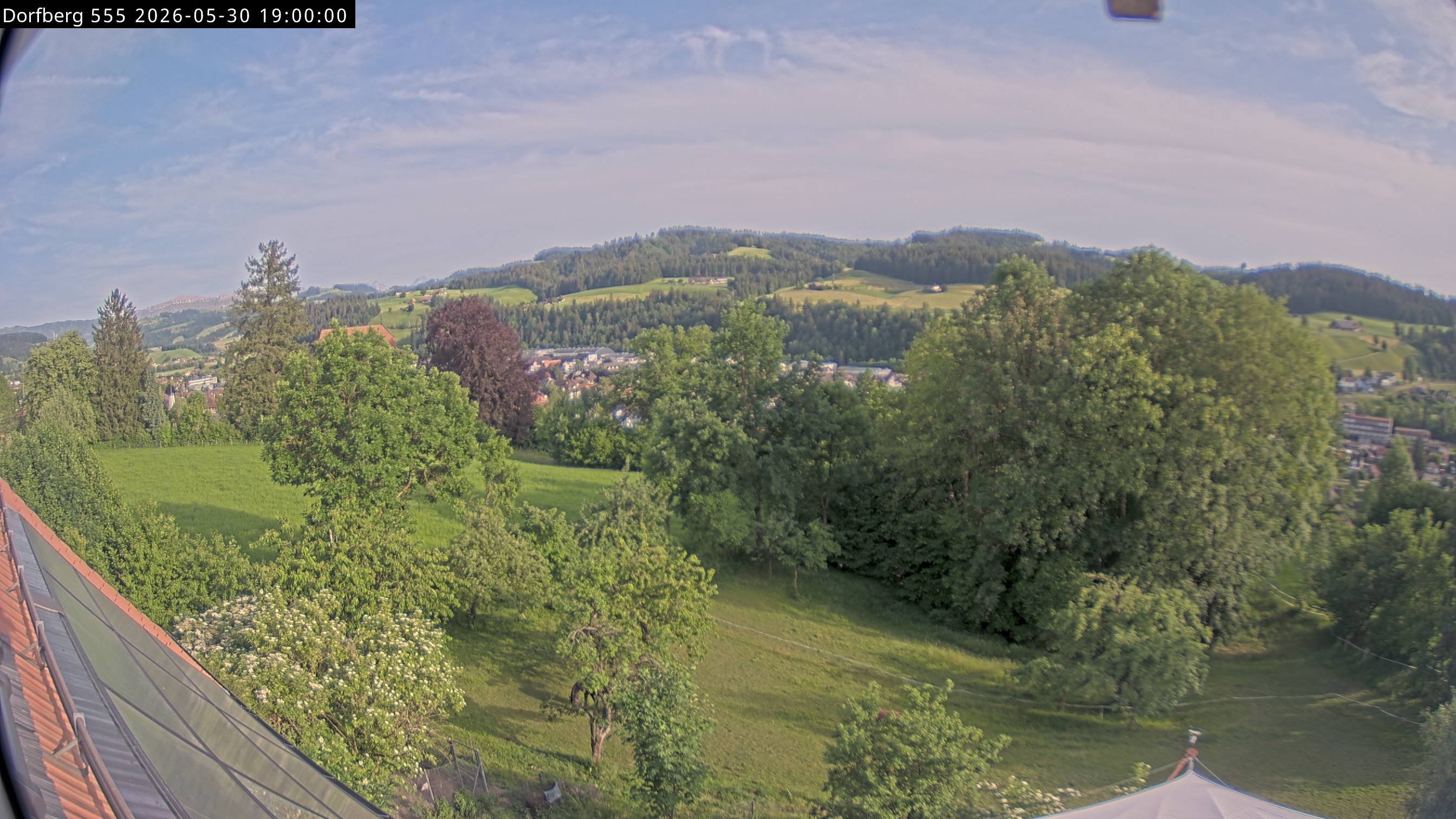 Webcam-Bild: Aussicht vom Dorfberg in Langnau 20260530-190000