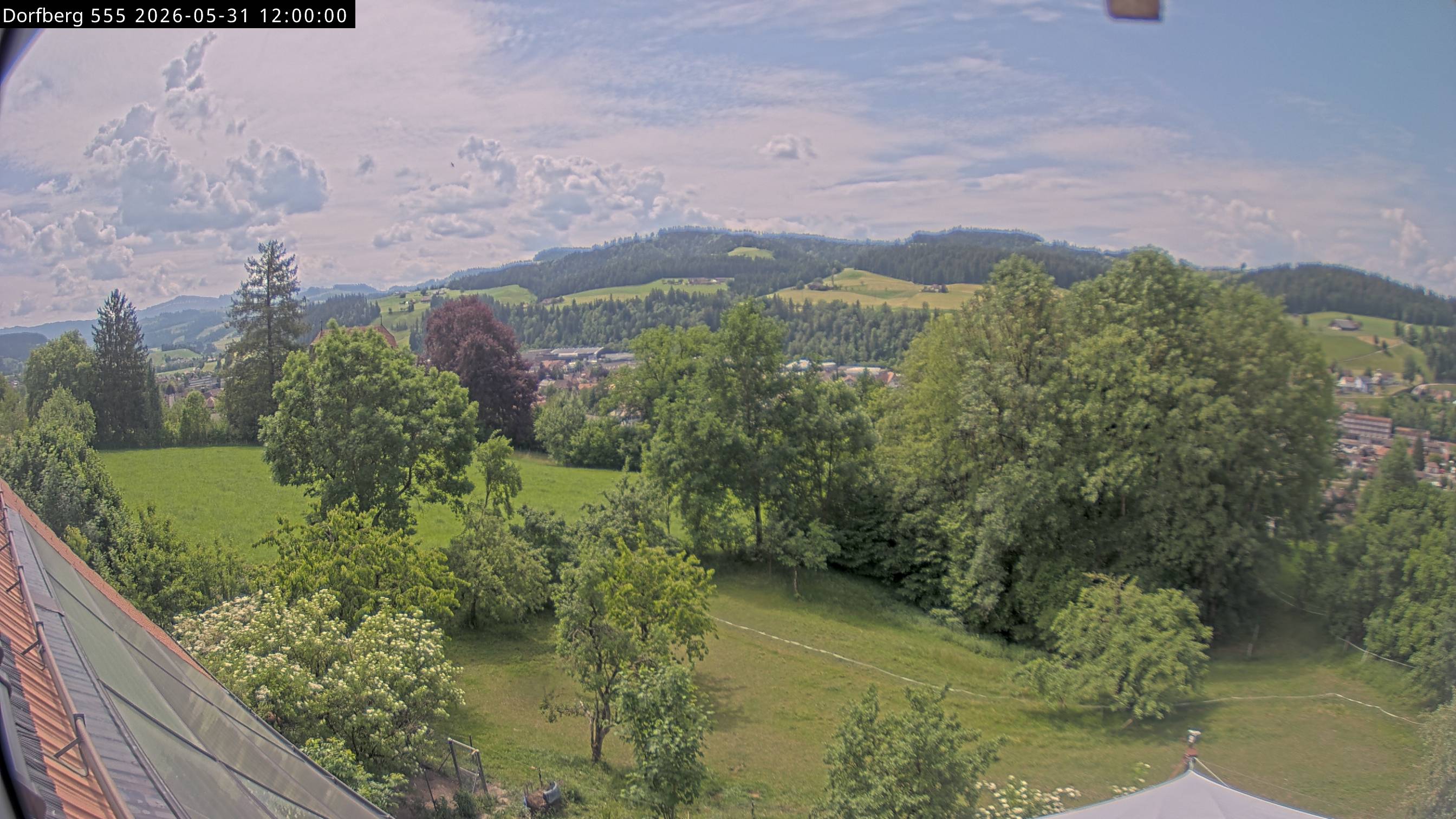 Webcam-Bild: Aussicht vom Dorfberg in Langnau 20260531-120000
