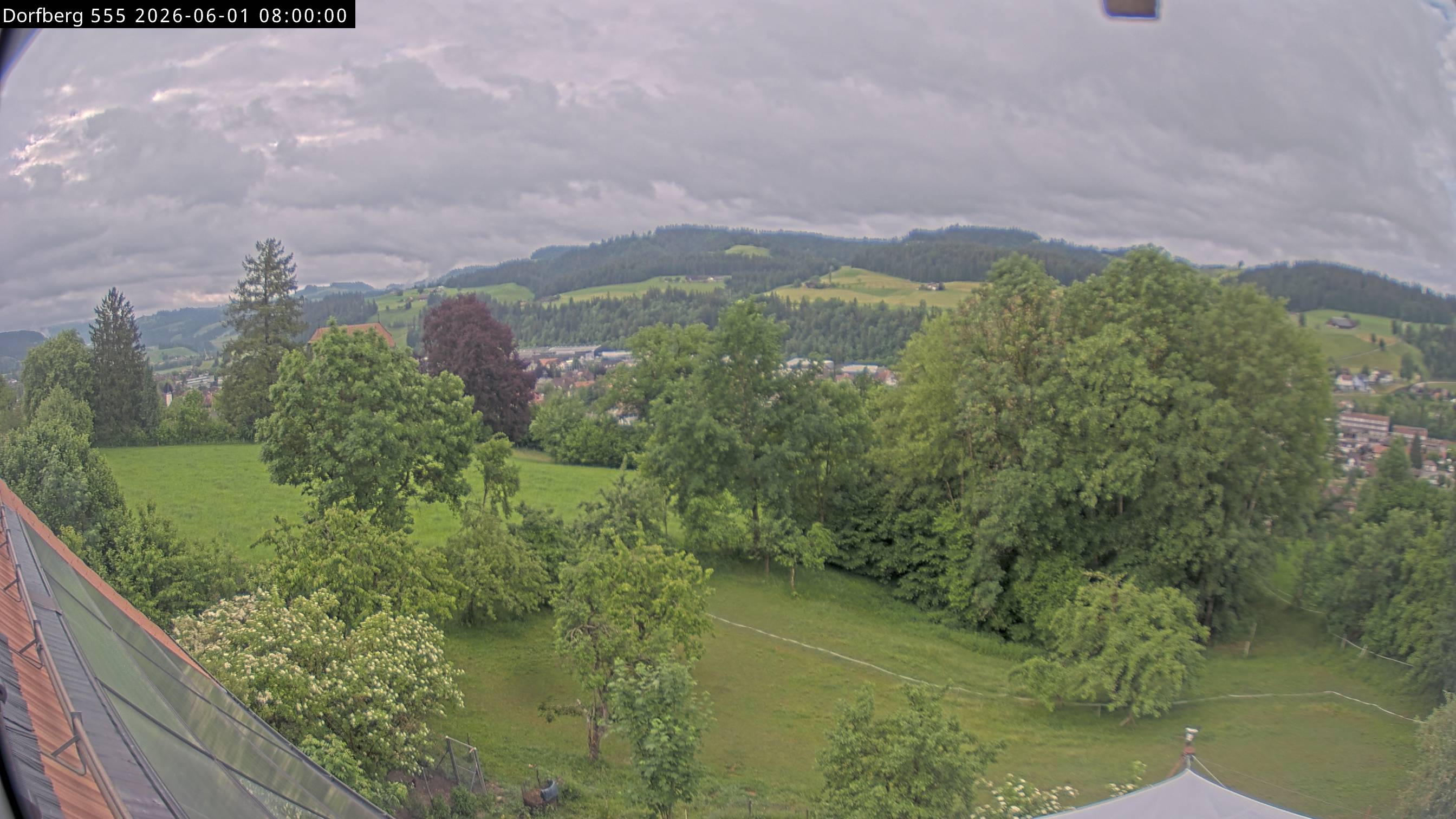 Webcam-Bild: Aussicht vom Dorfberg in Langnau 20260601-080000