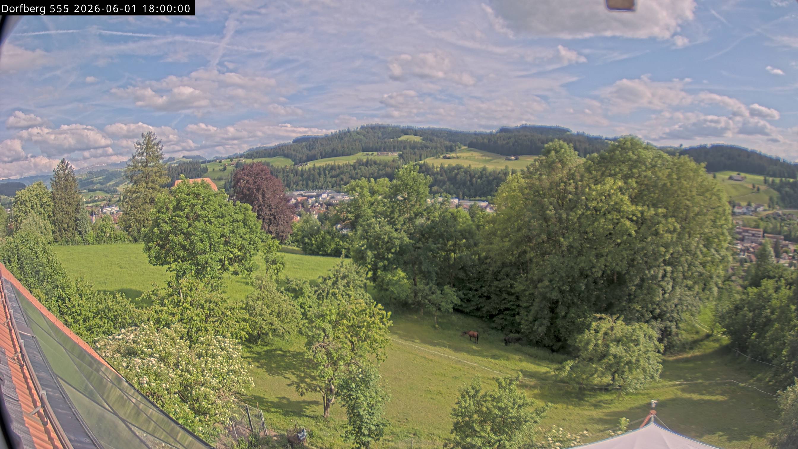 Webcam-Bild: Aussicht vom Dorfberg in Langnau 20260601-180000