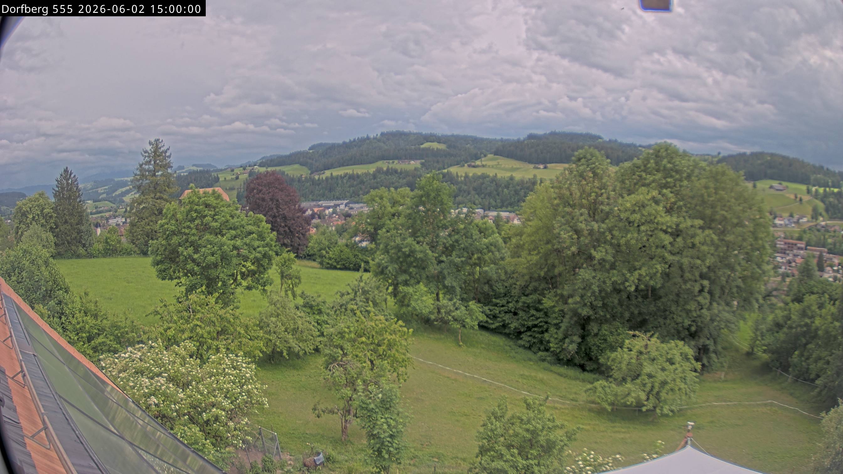 Webcam-Bild: Aussicht vom Dorfberg in Langnau 20260602-150000