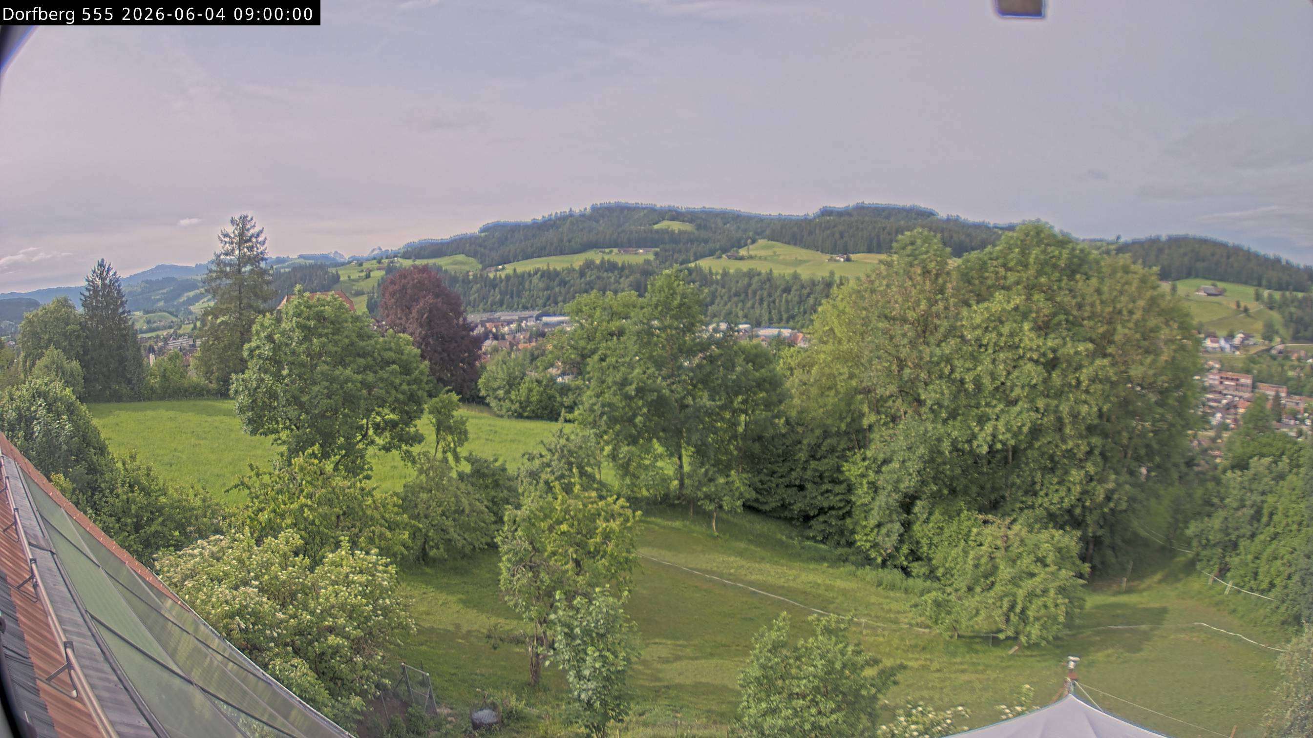 Webcam-Bild: Aussicht vom Dorfberg in Langnau 20260604-090000