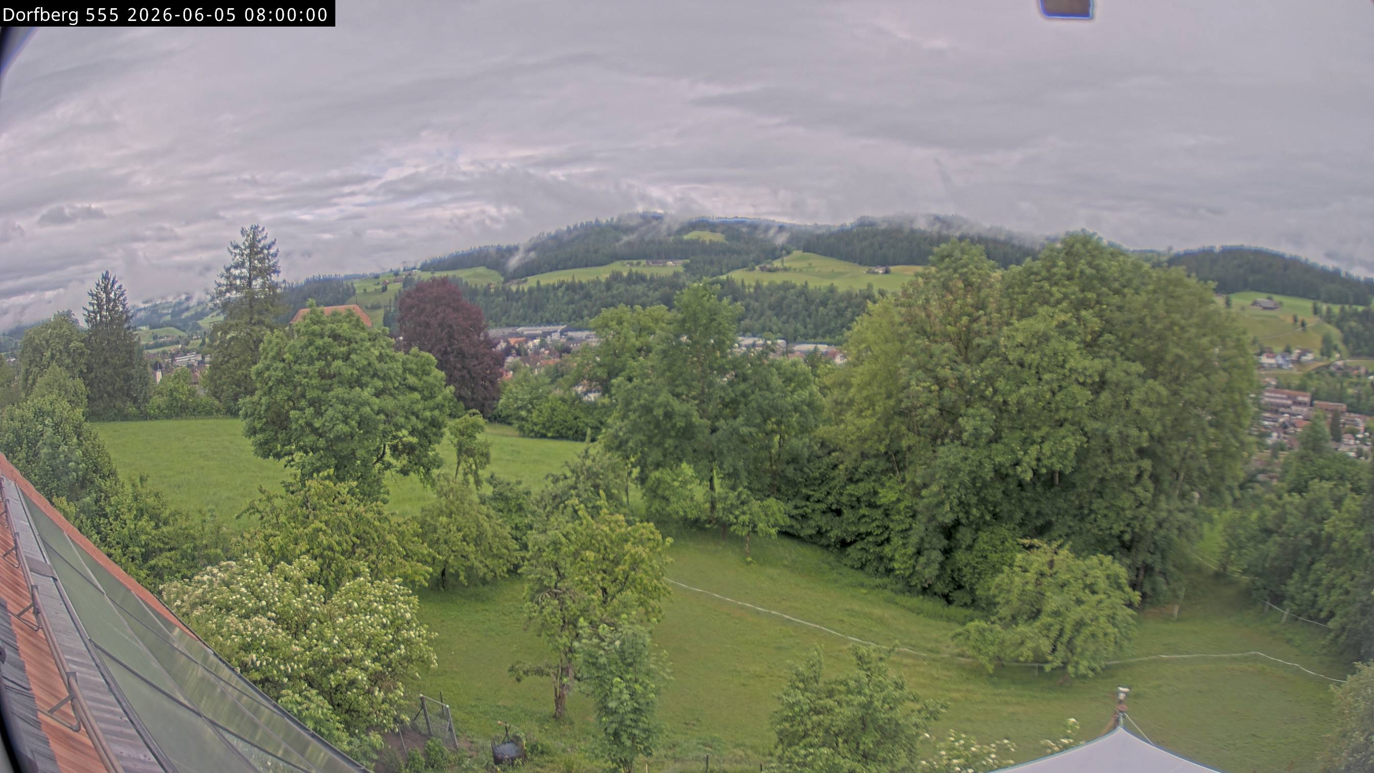 Webcam-Bild: Aussicht vom Dorfberg in Langnau 20260605-080000