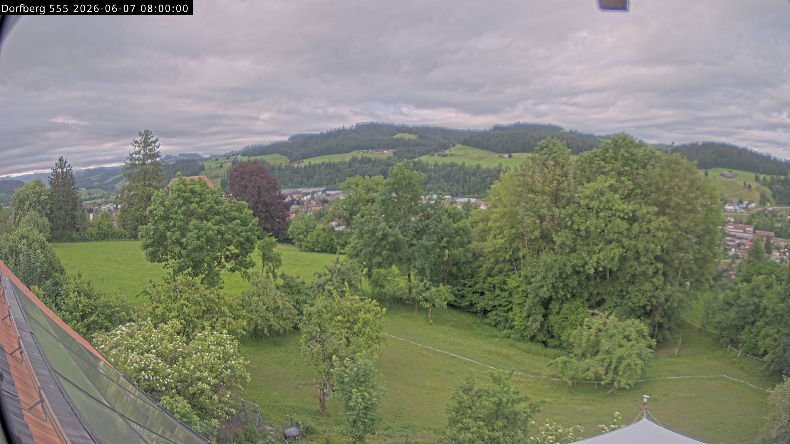 Webcam-Bild: Aussicht vom Dorfberg in Langnau 20260607-080000