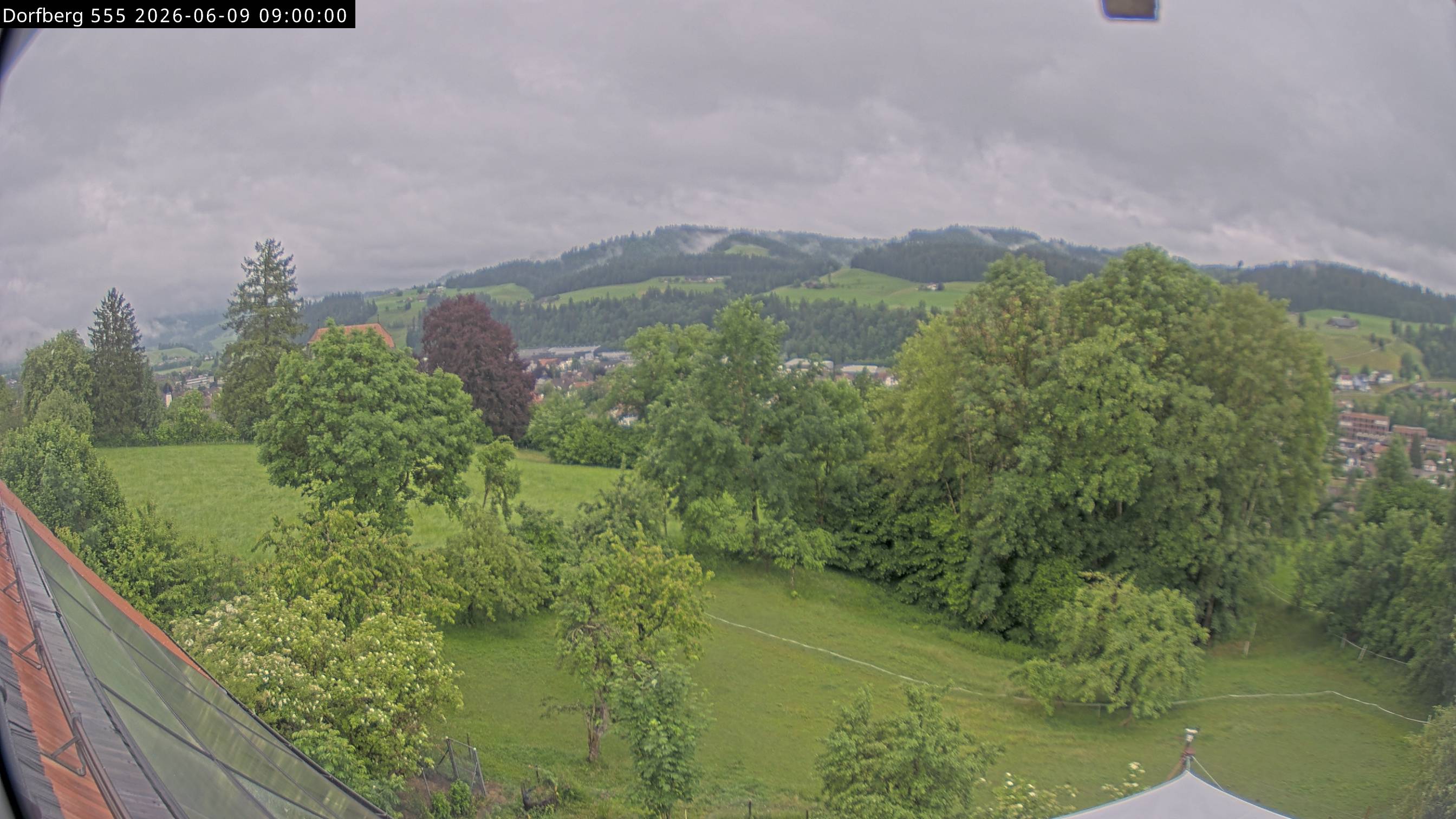 Webcam-Bild: Aussicht vom Dorfberg in Langnau 20260609-090000