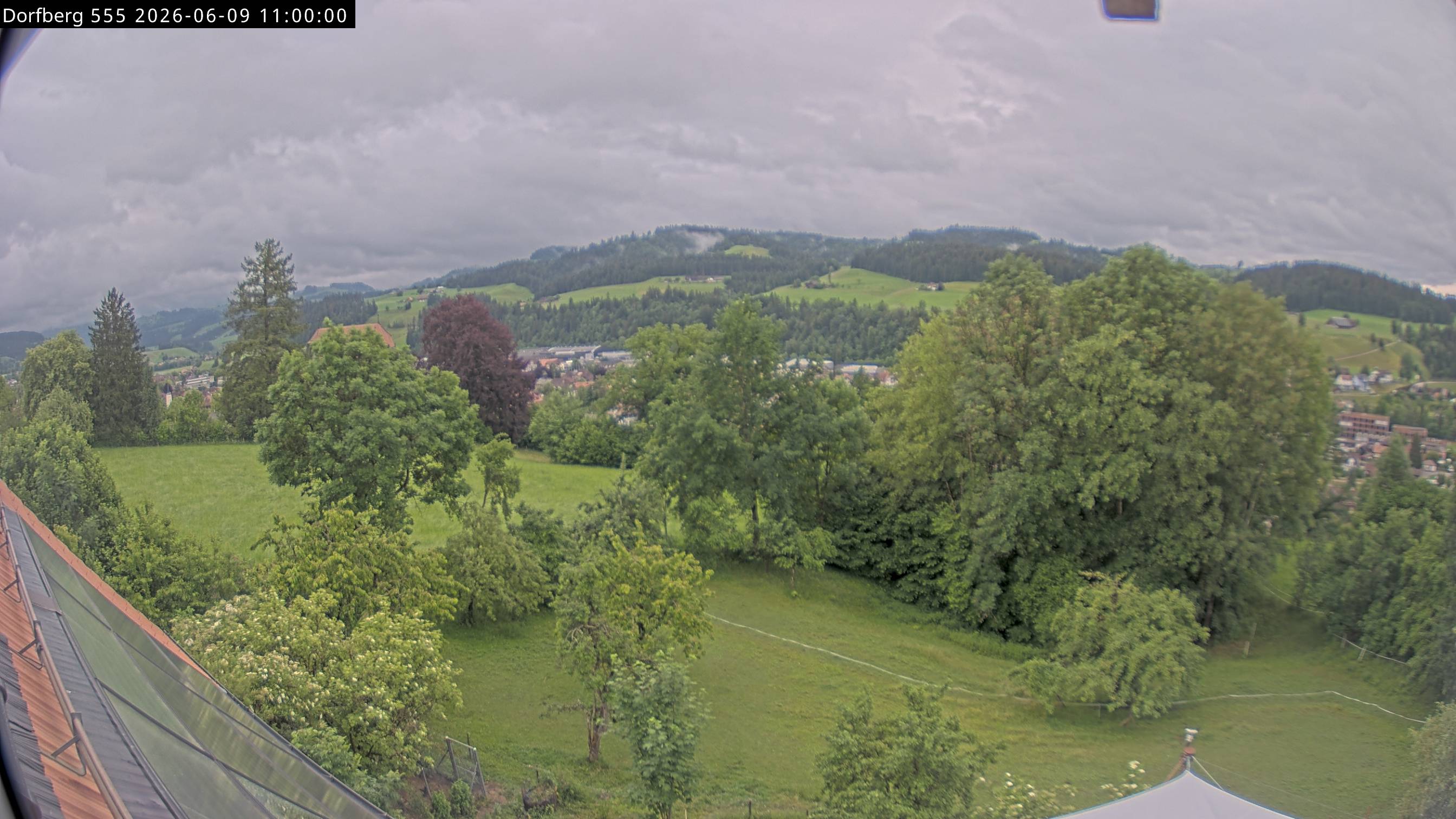 Webcam-Bild: Aussicht vom Dorfberg in Langnau 20260609-110000
