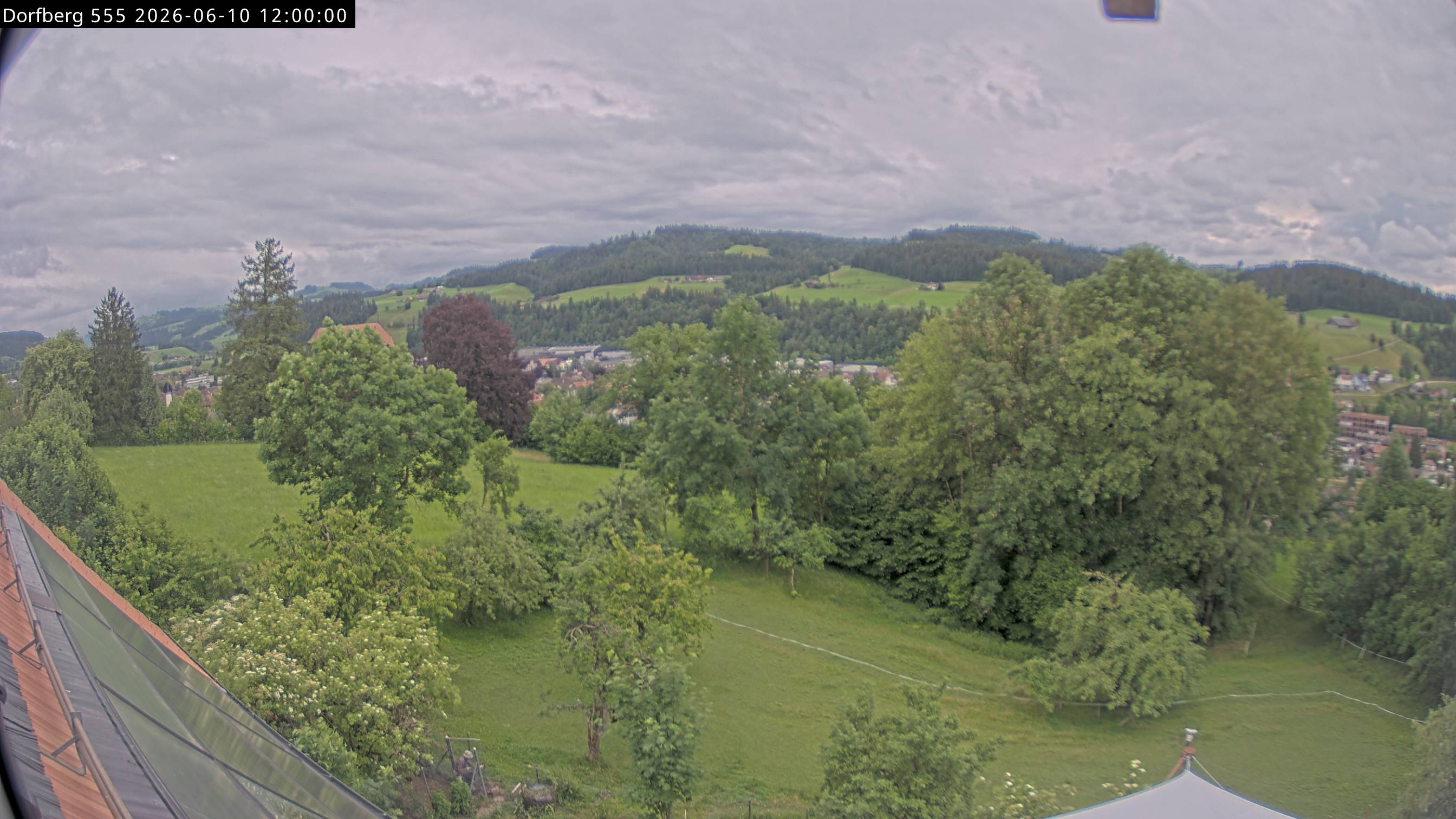 Webcam-Bild: Aussicht vom Dorfberg in Langnau 20260610-120000