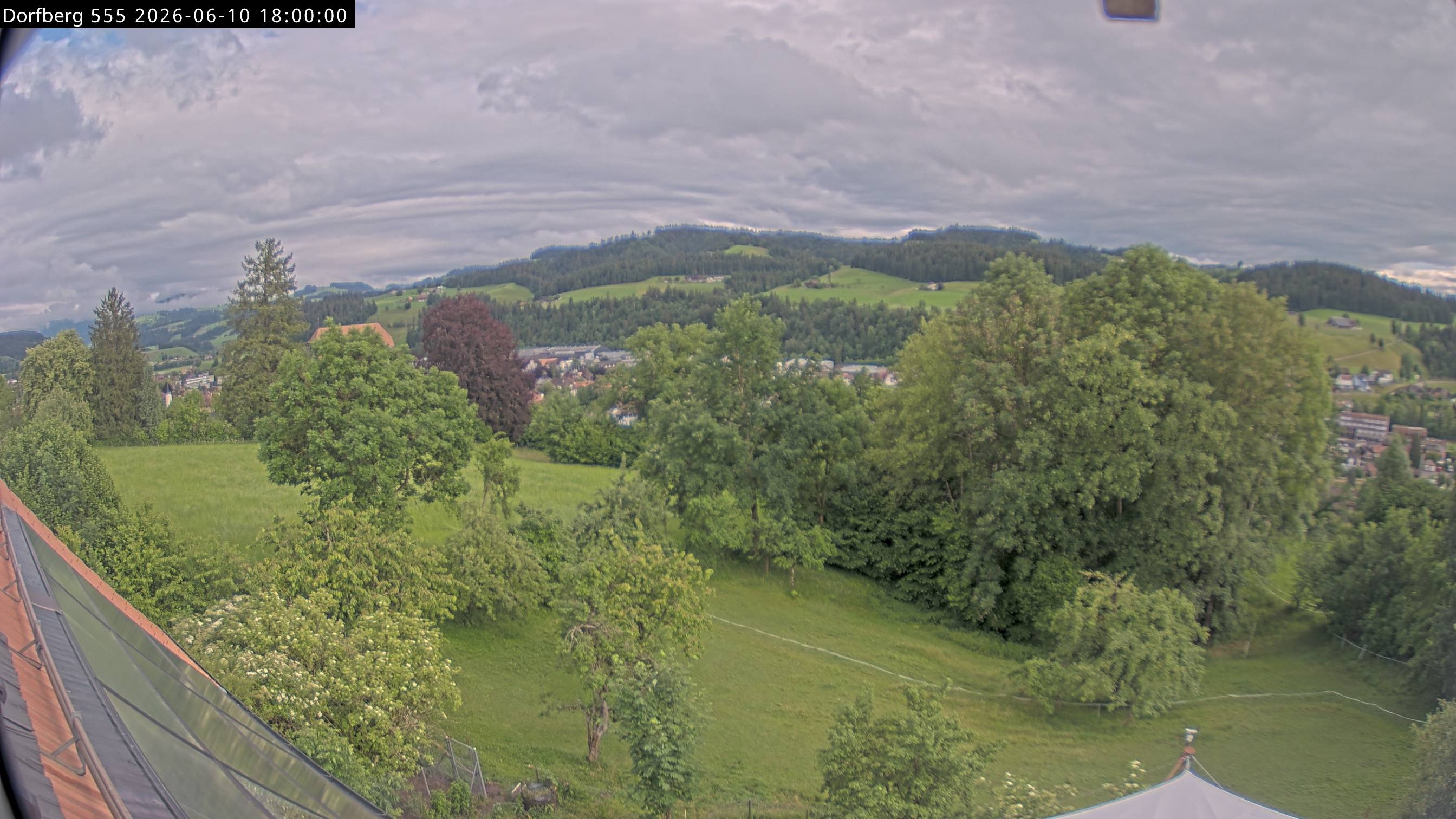 Webcam-Bild: Aussicht vom Dorfberg in Langnau 20260610-180000